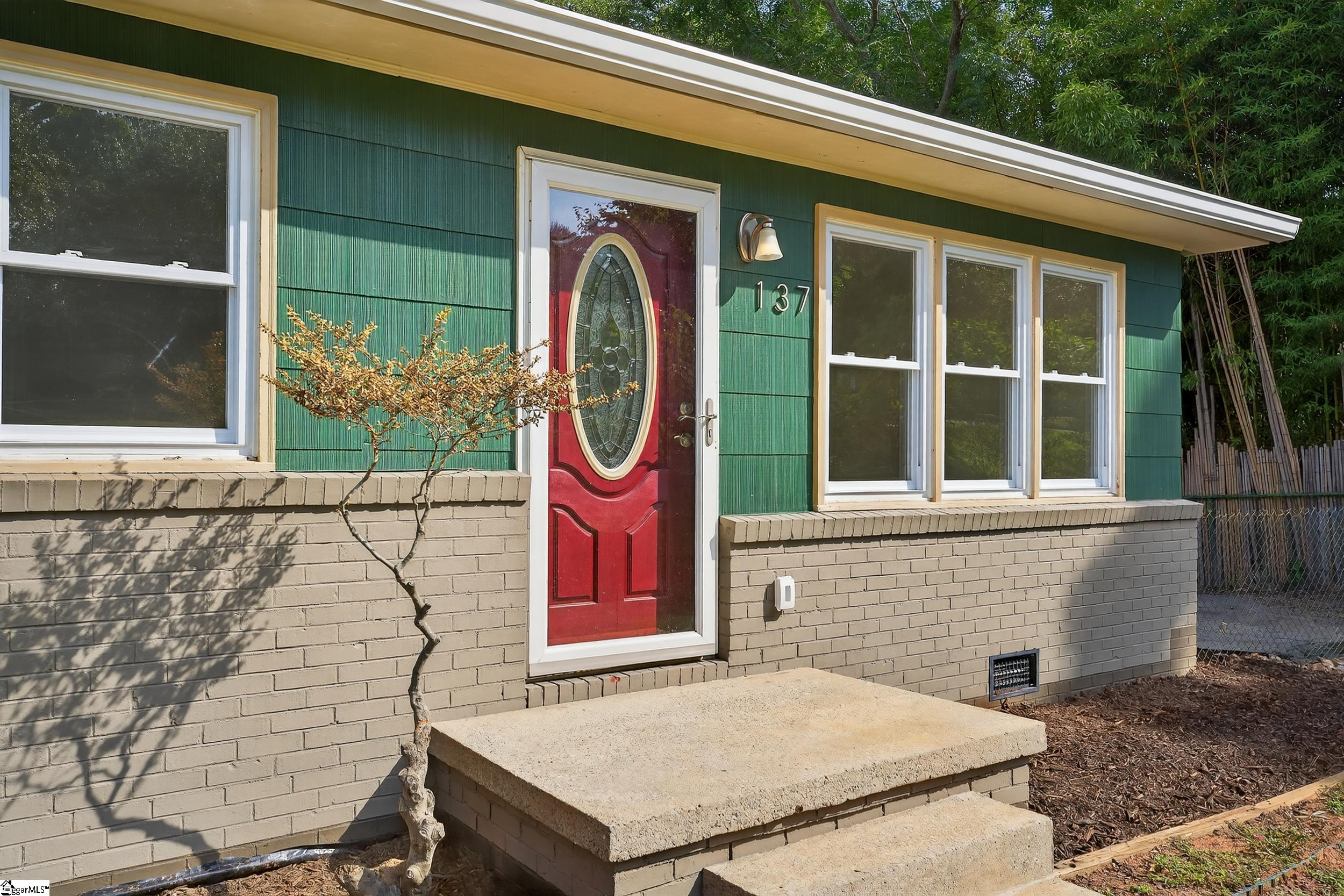 137 Anderson Drive Spartanburg, SC 29302-3063