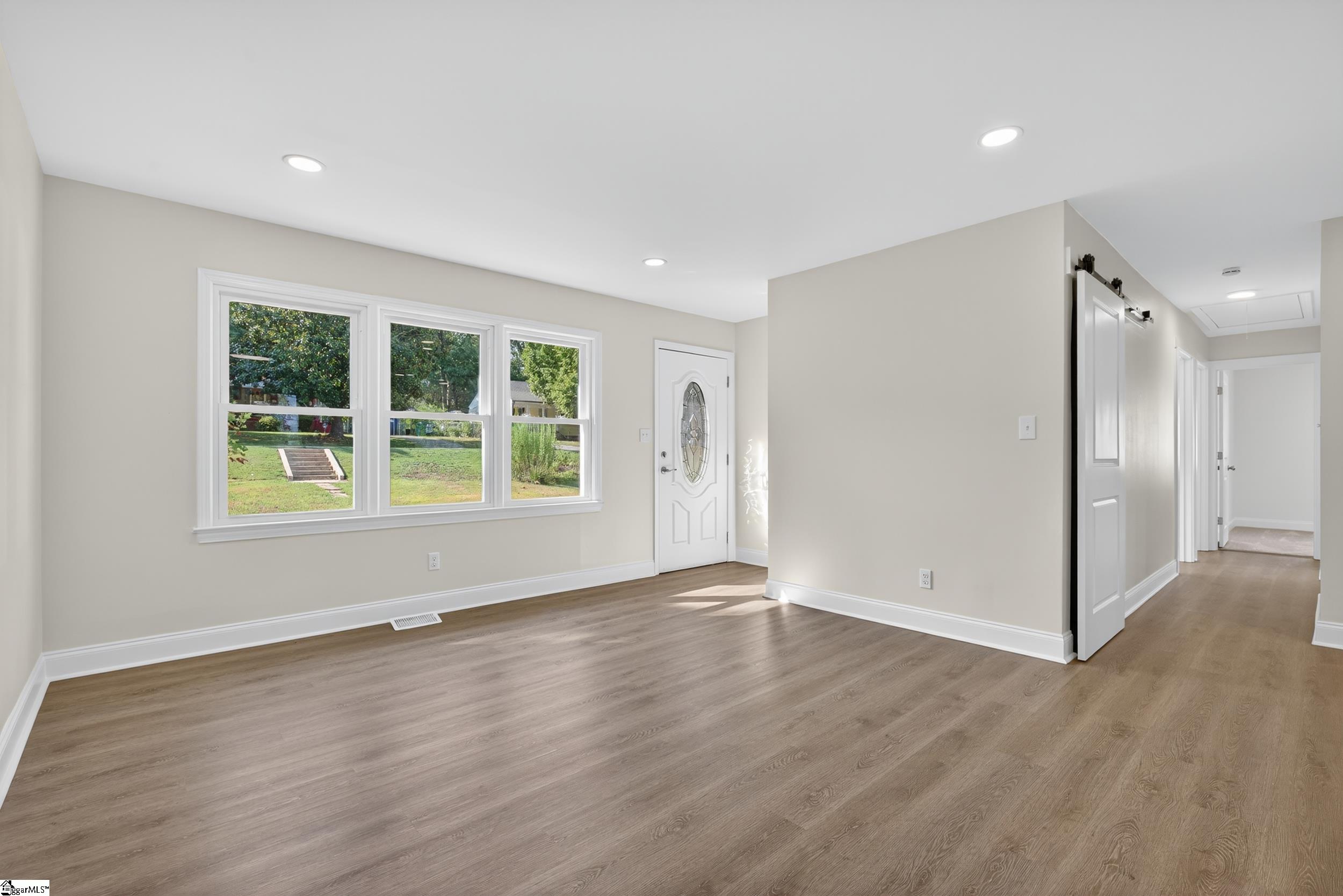 137 Anderson Drive Spartanburg, SC 29302-3063
