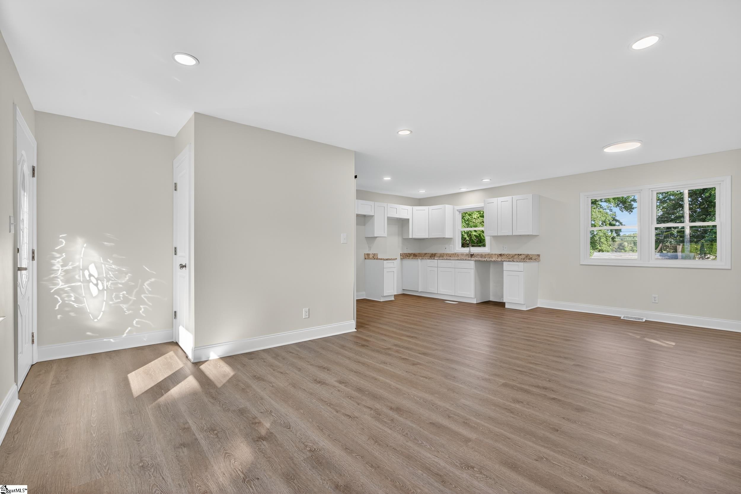137 Anderson Drive Spartanburg, SC 29302-3063