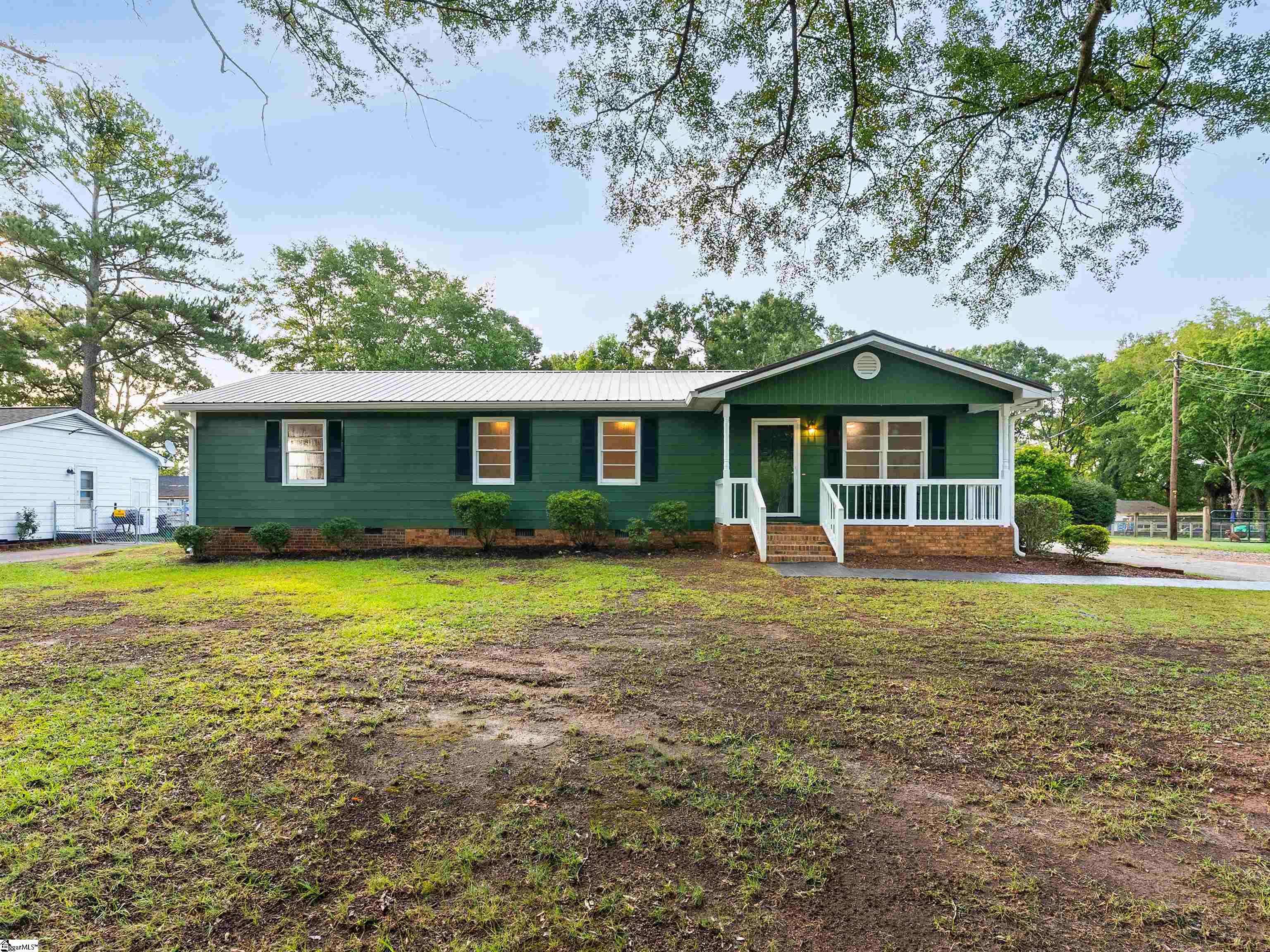130 Pine Street Extension Campobello, SC 29322