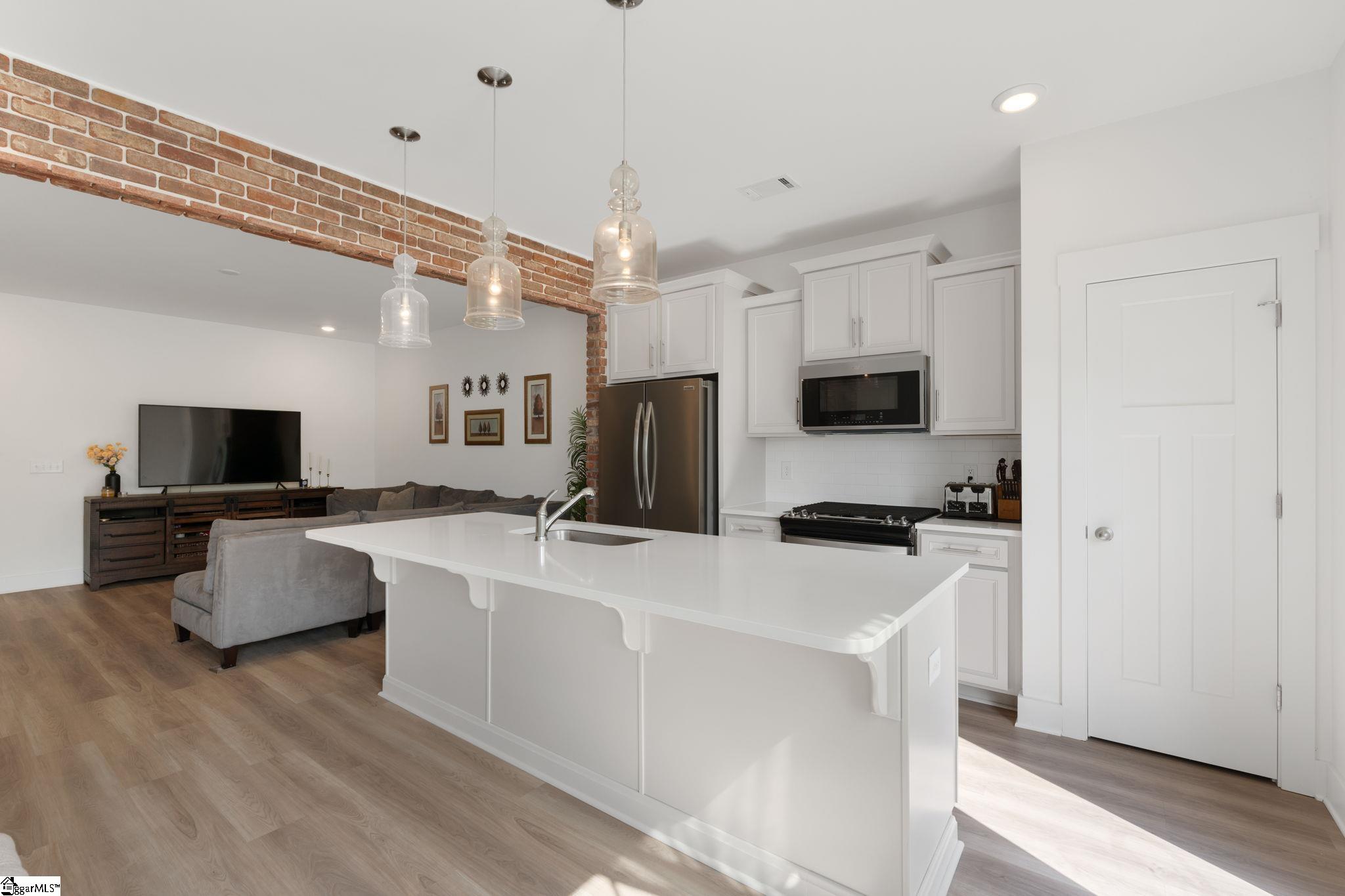 62 Mardale Lane Greenville, SC 29609