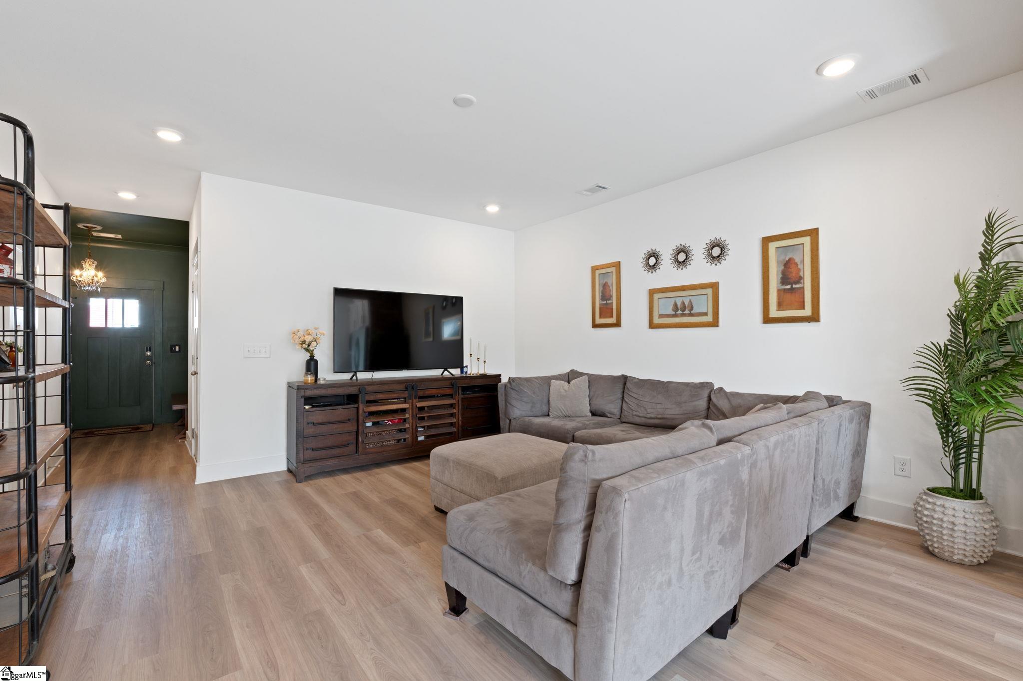 62 Mardale Lane Greenville, SC 29609