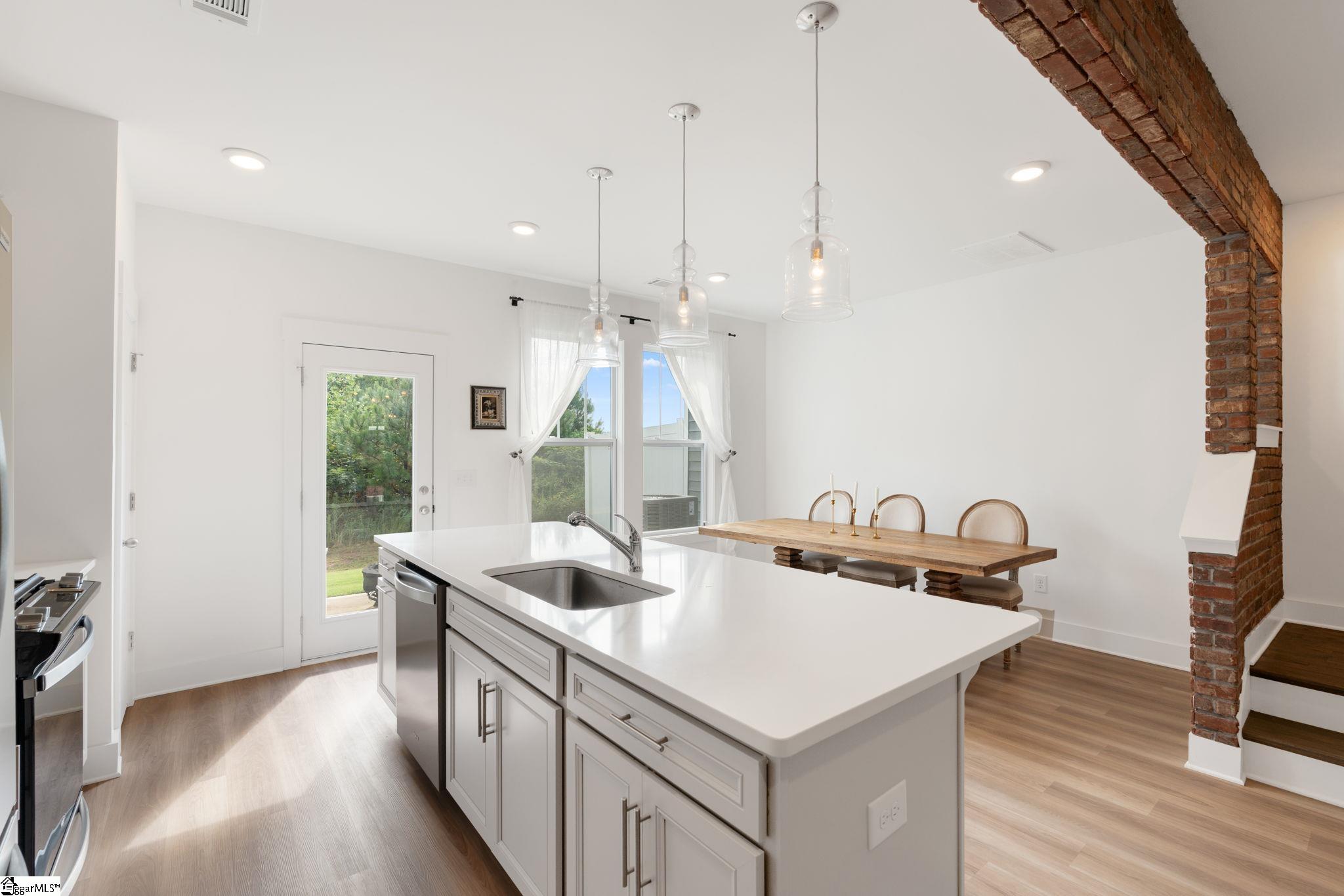 62 Mardale Lane Greenville, SC 29609