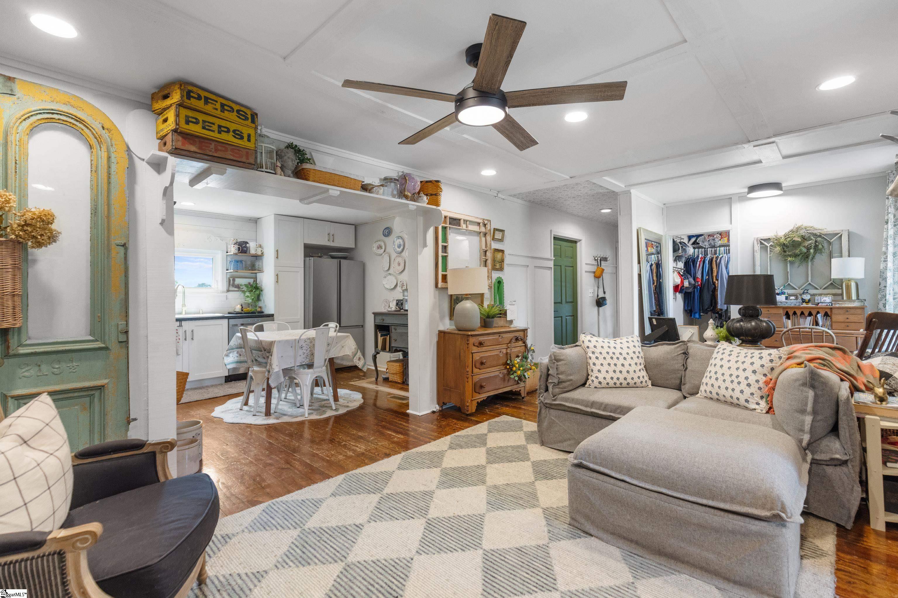11764 Highway 76 W Road Gray Court, SC 29645