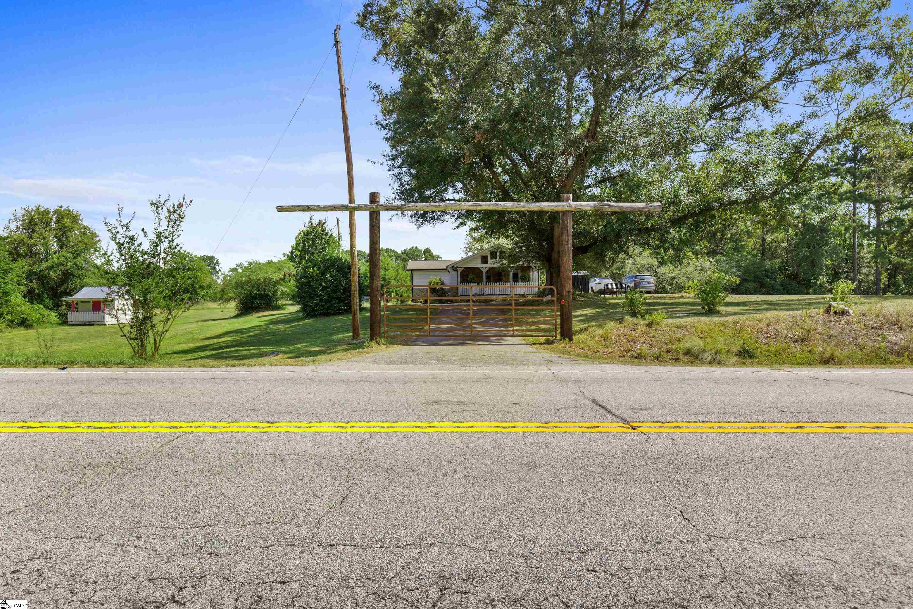 11764 Highway 76 W Road Gray Court, SC 29645