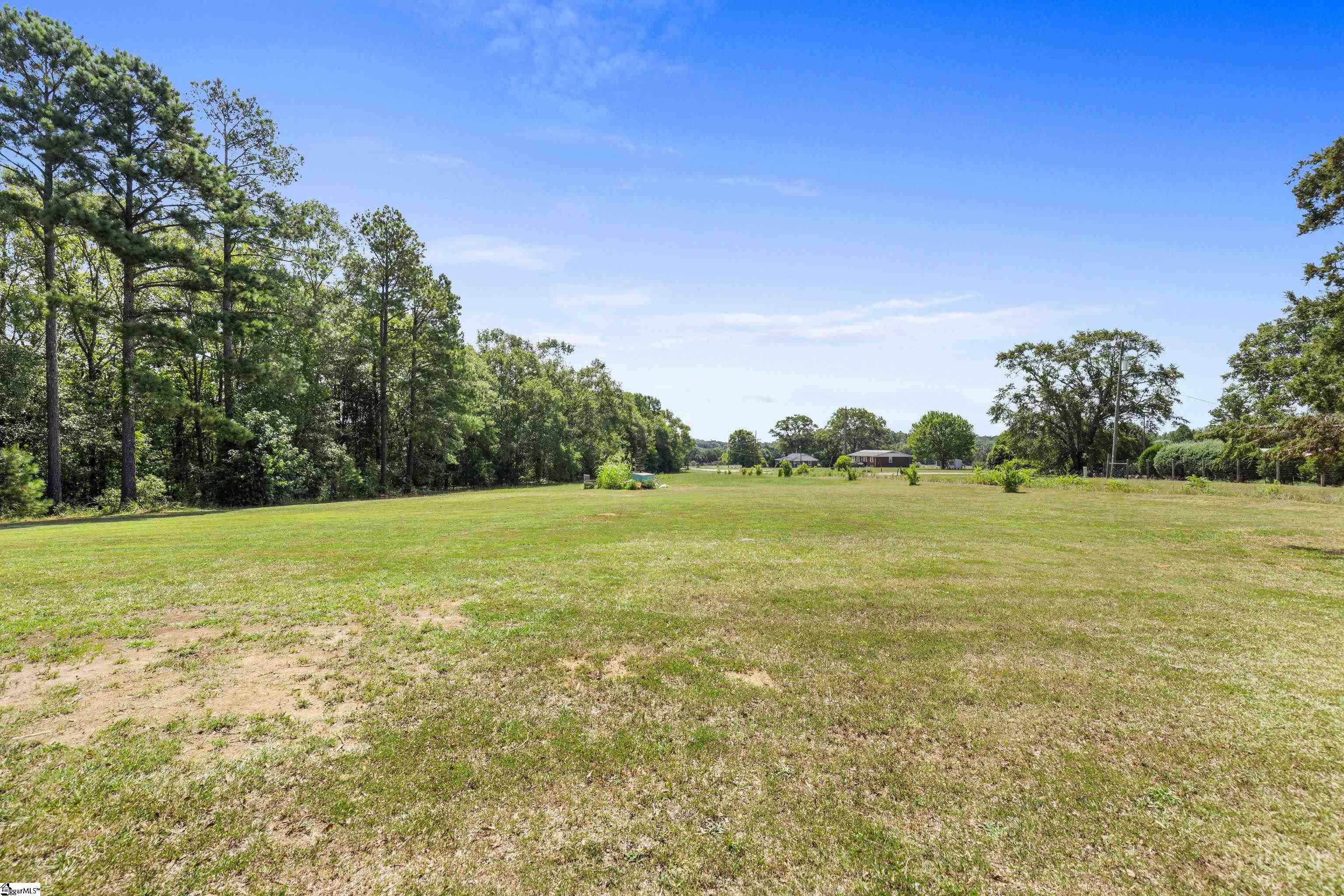 11764 Highway 76 W Road Gray Court, SC 29645