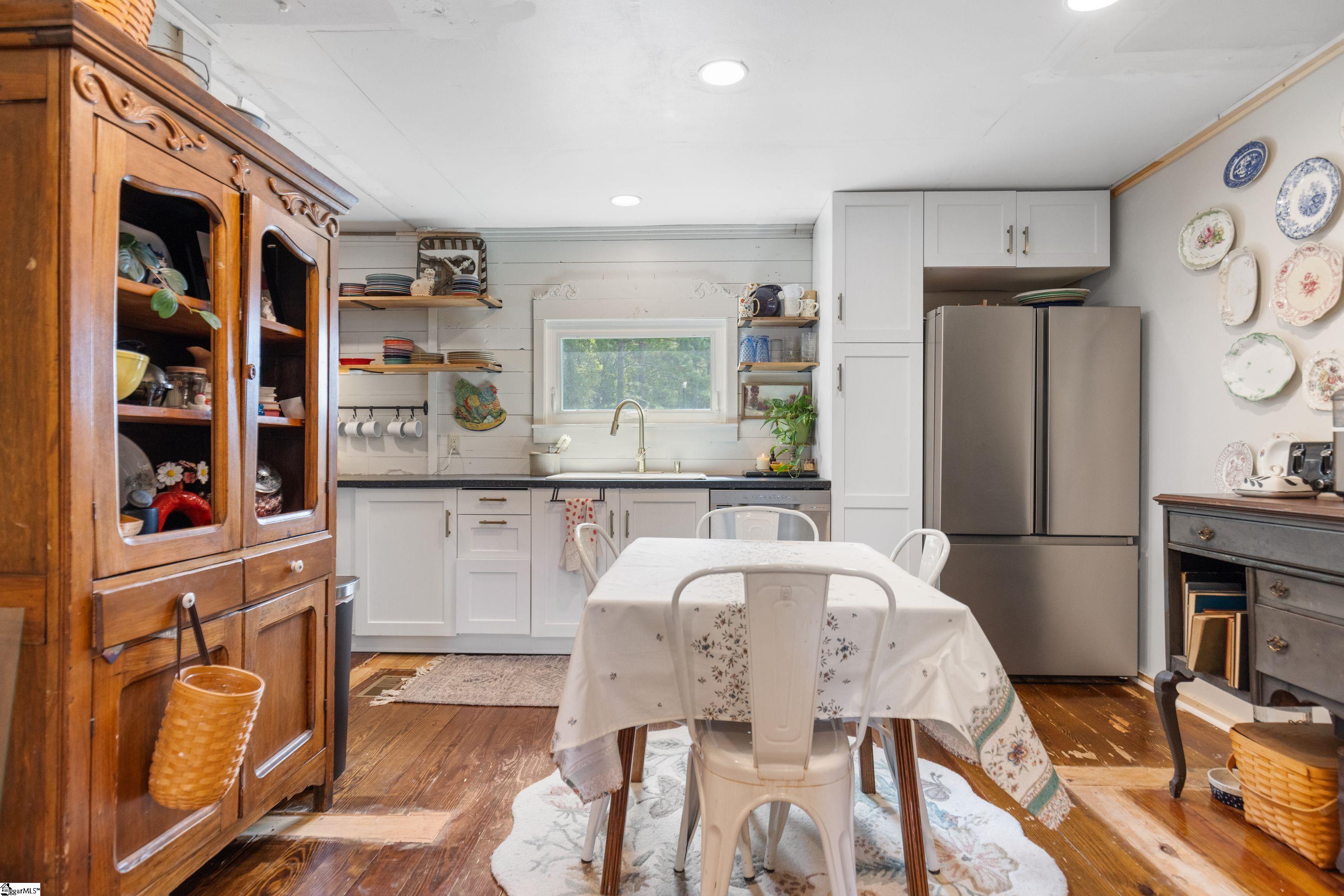 11764 Highway 76 W Road Gray Court, SC 29645