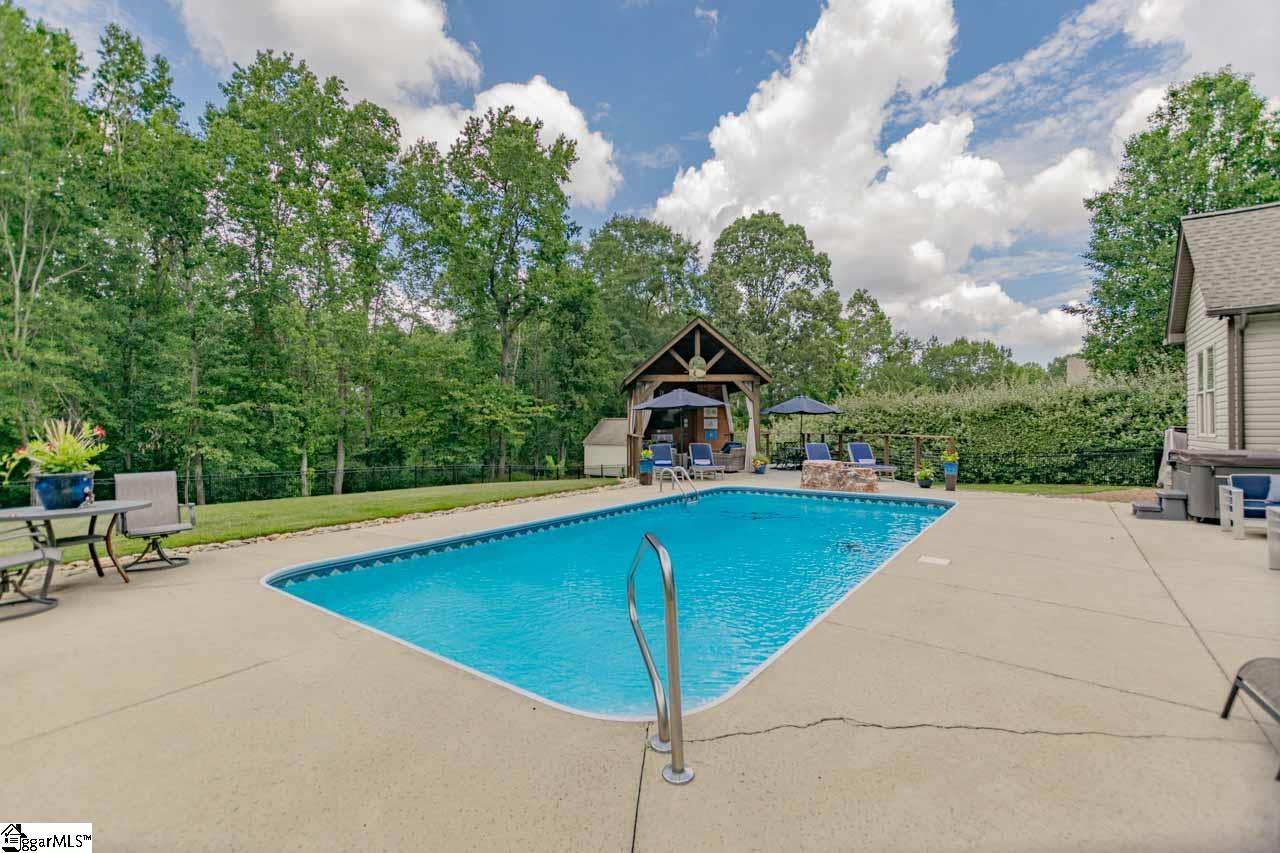 10 Forest Valley Way Greer, SC 29651