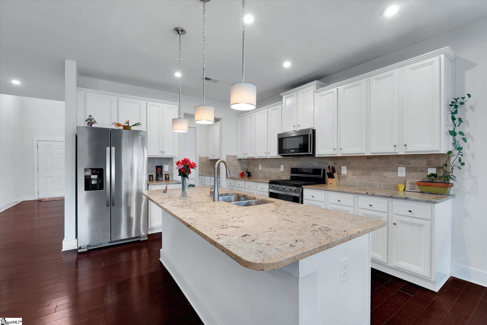 18 Larson Drive Simpsonville, SC 29681