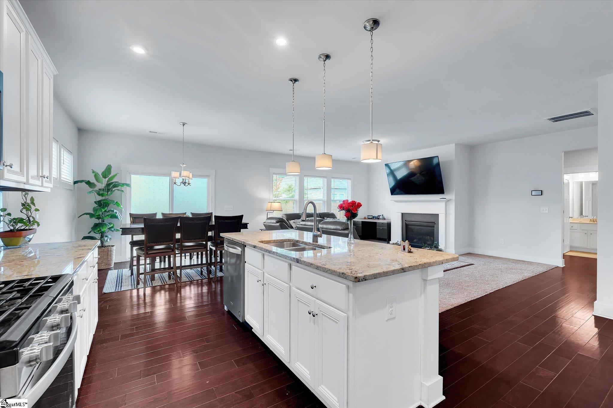 18 Larson Drive Simpsonville, SC 29681