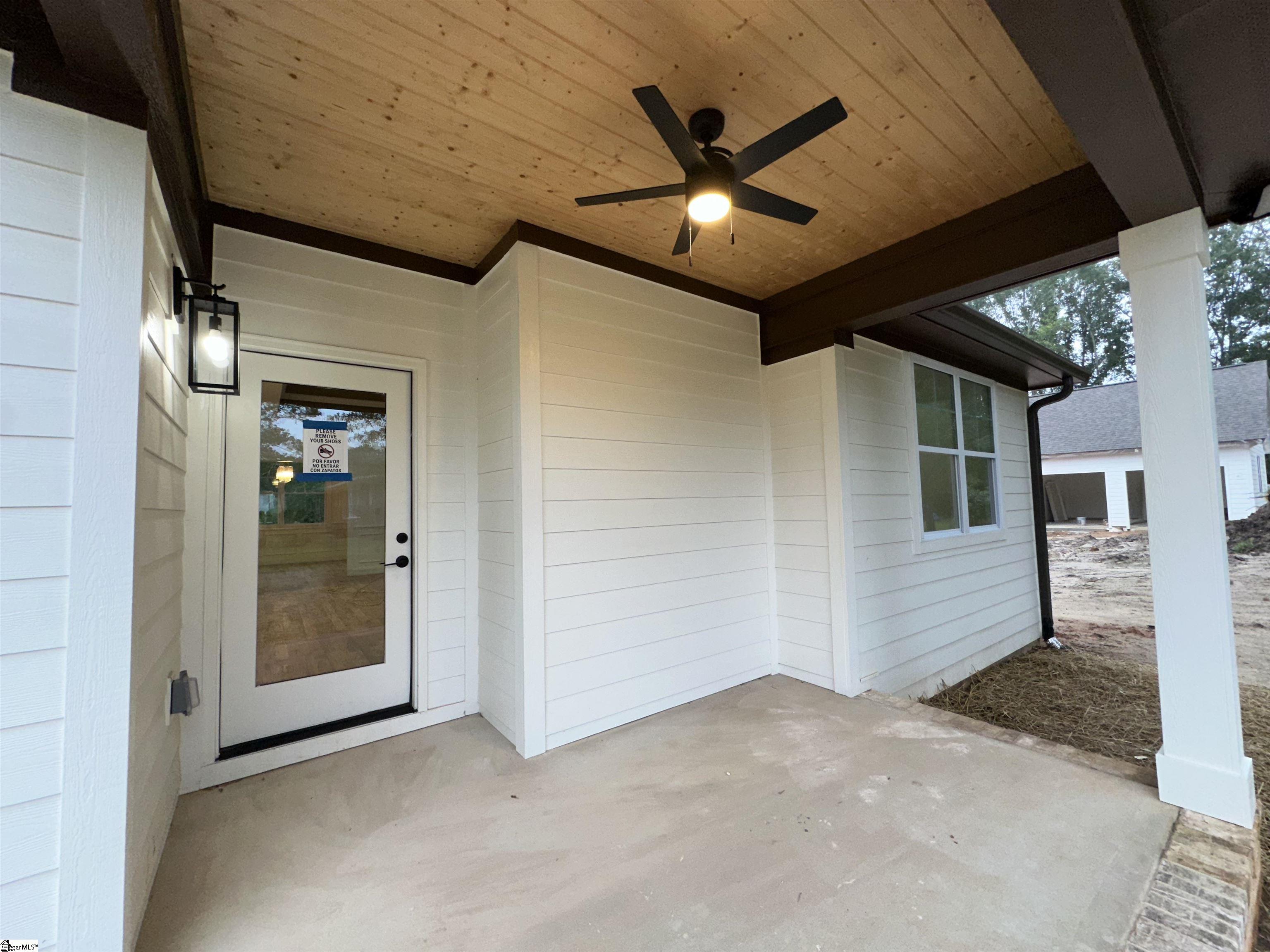 102 Sunshine Drive Simpsonville, SC 29681