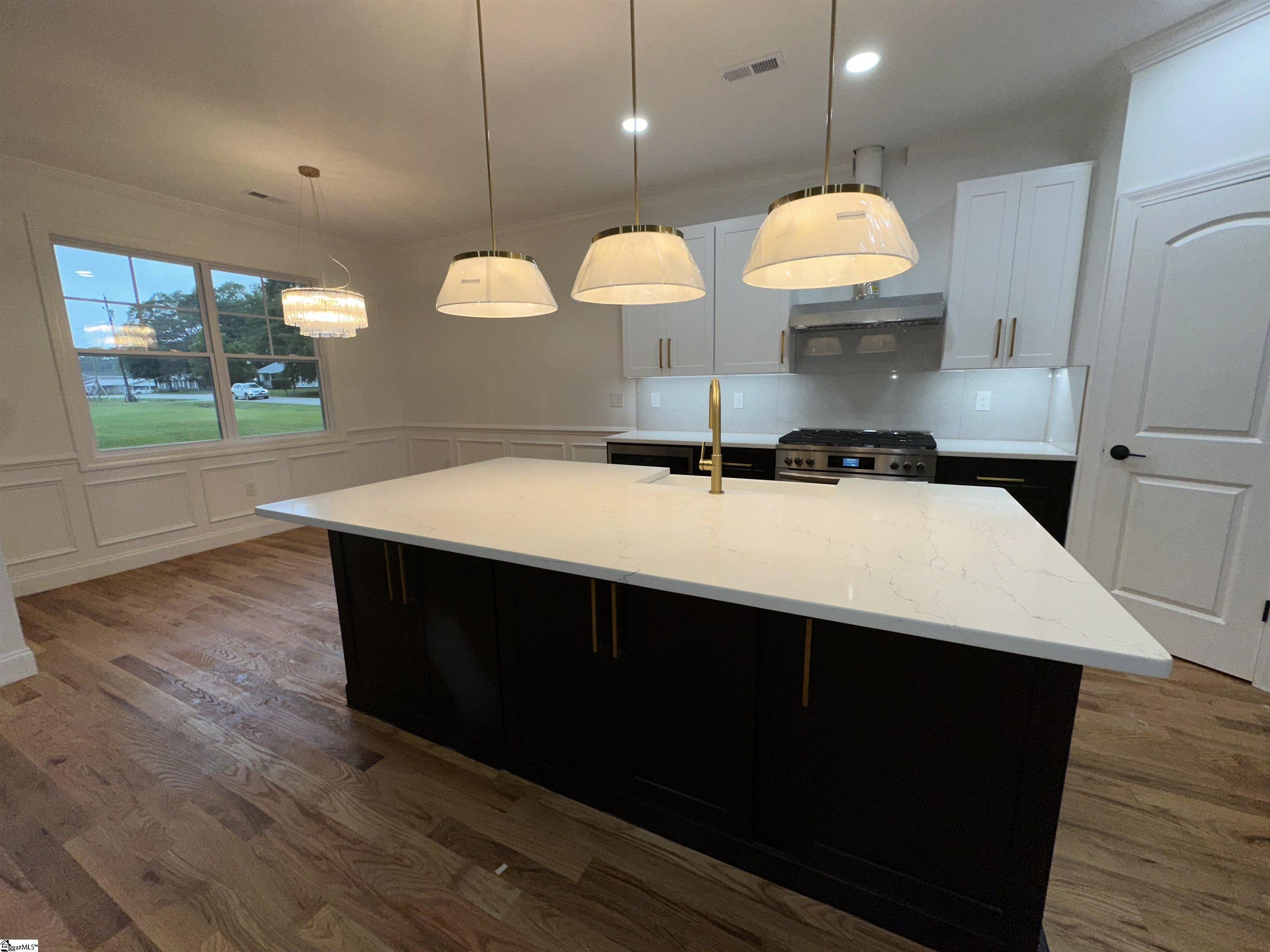 102 Sunshine Drive Simpsonville, SC 29681