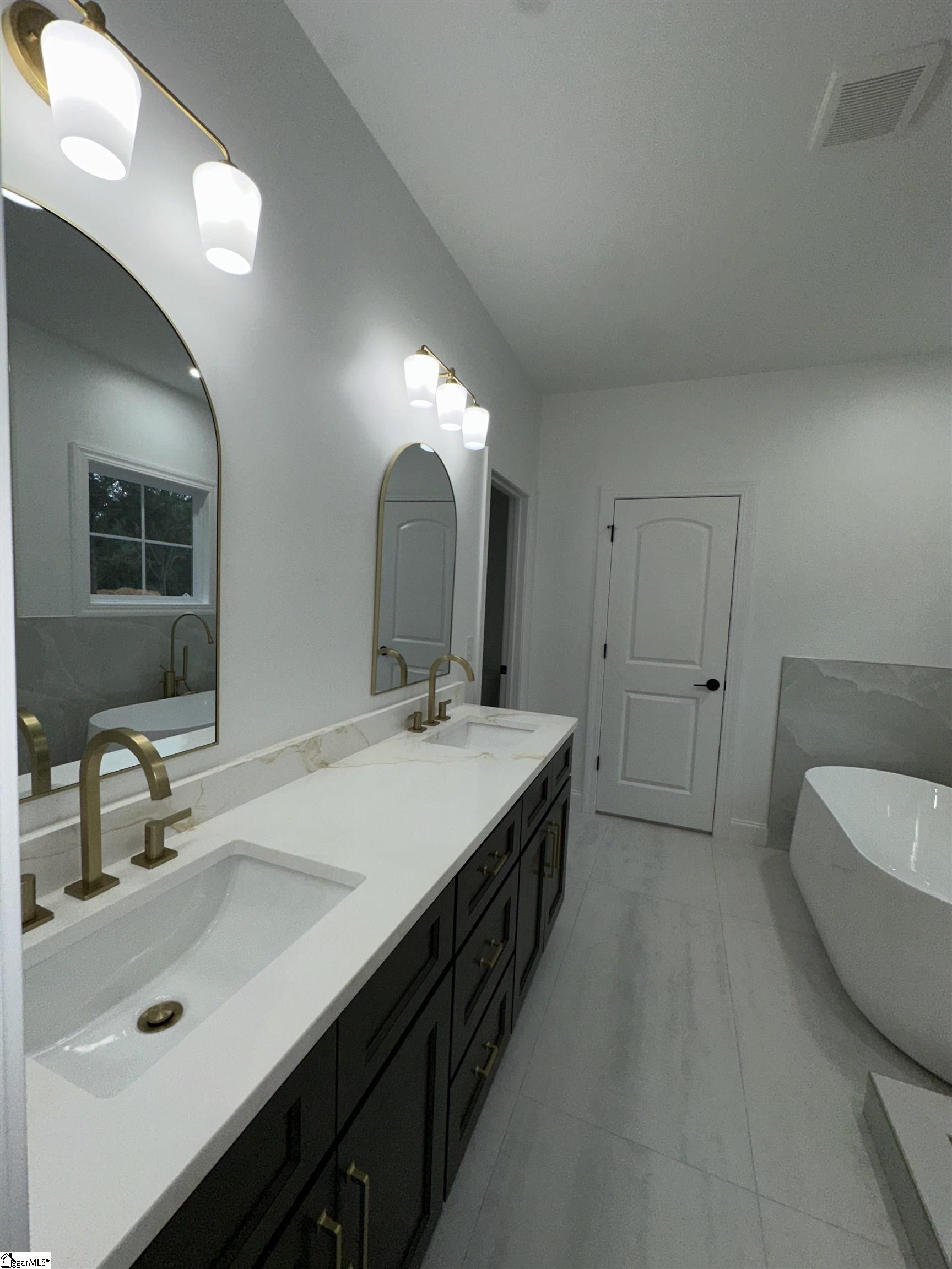 102 Sunshine Drive Simpsonville, SC 29681