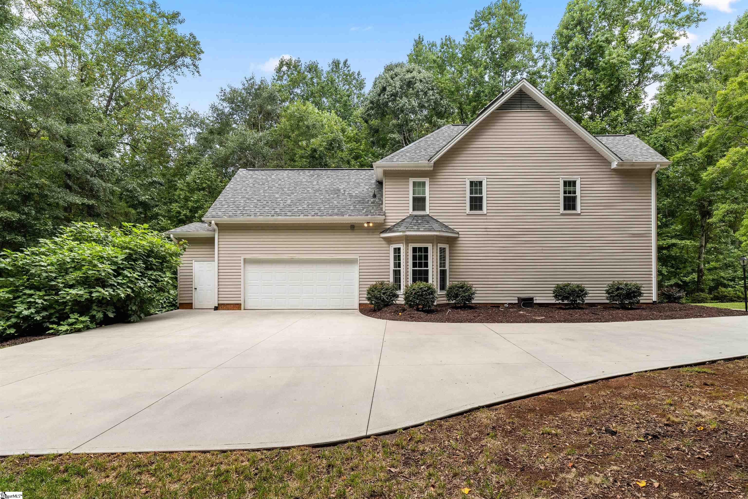 607 Shadow Oaks Drive Easley, SC 29642