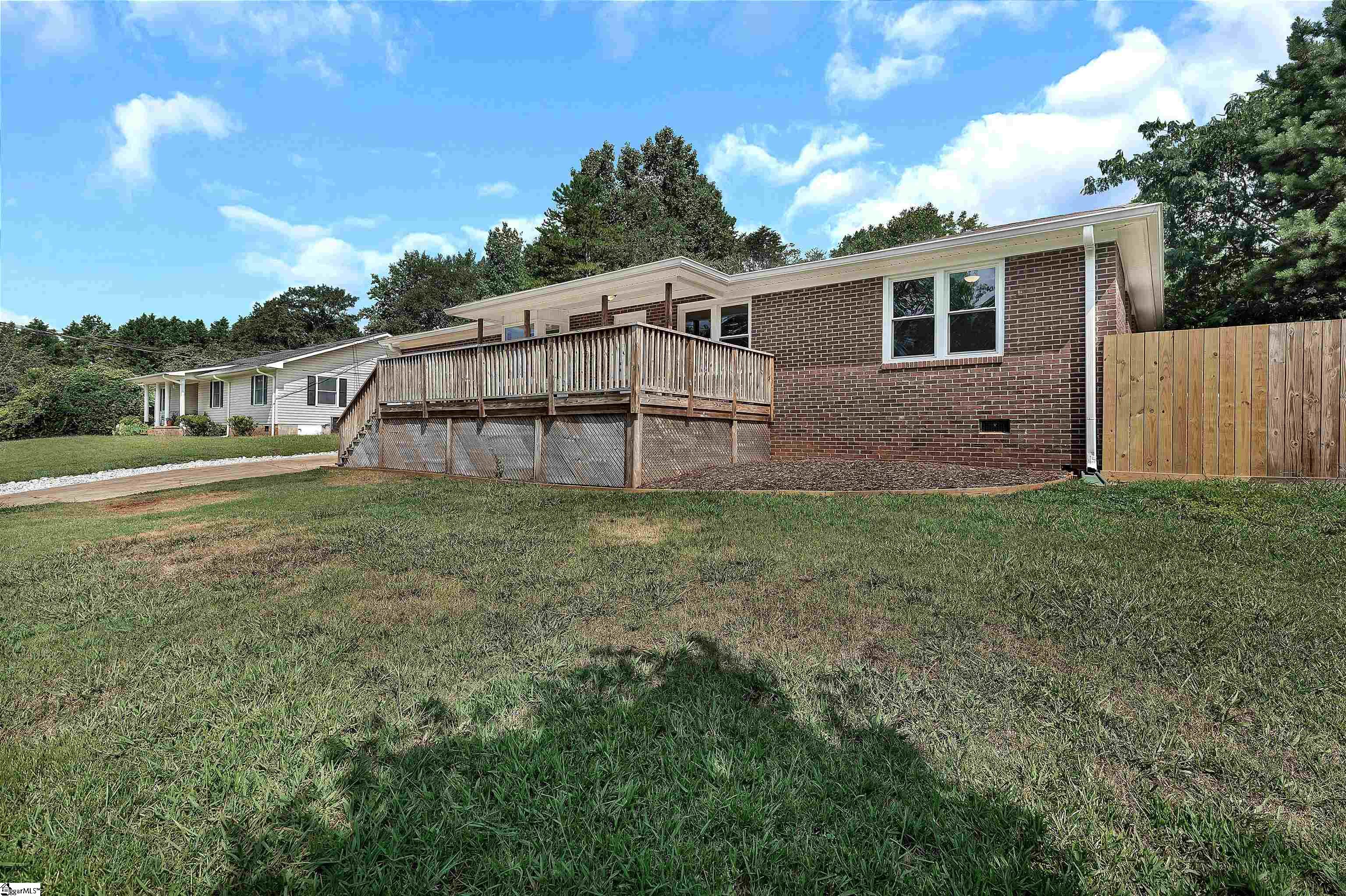 4 S Valley Lane Greenville, SC 29611