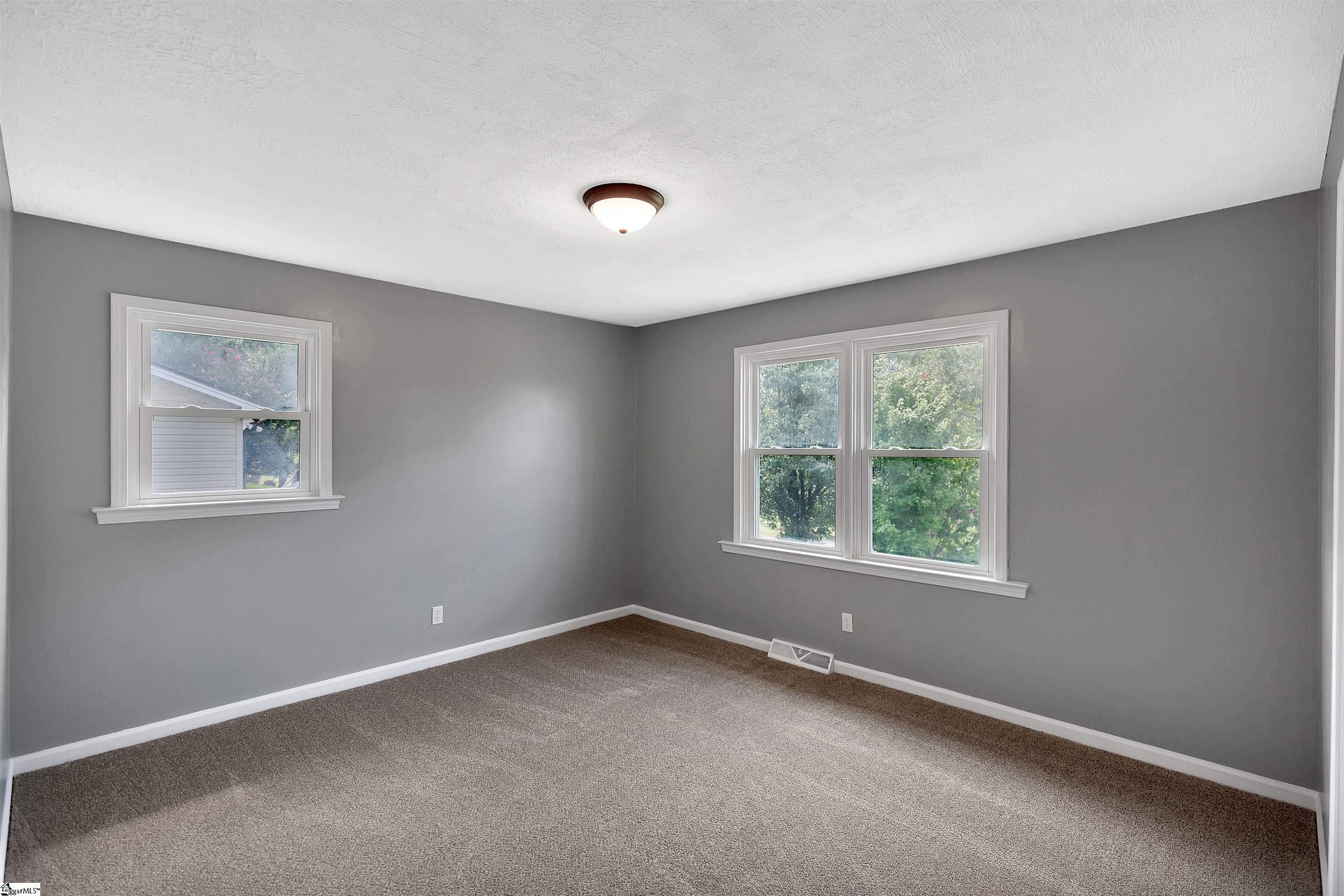 4 S Valley Lane Greenville, SC 29611