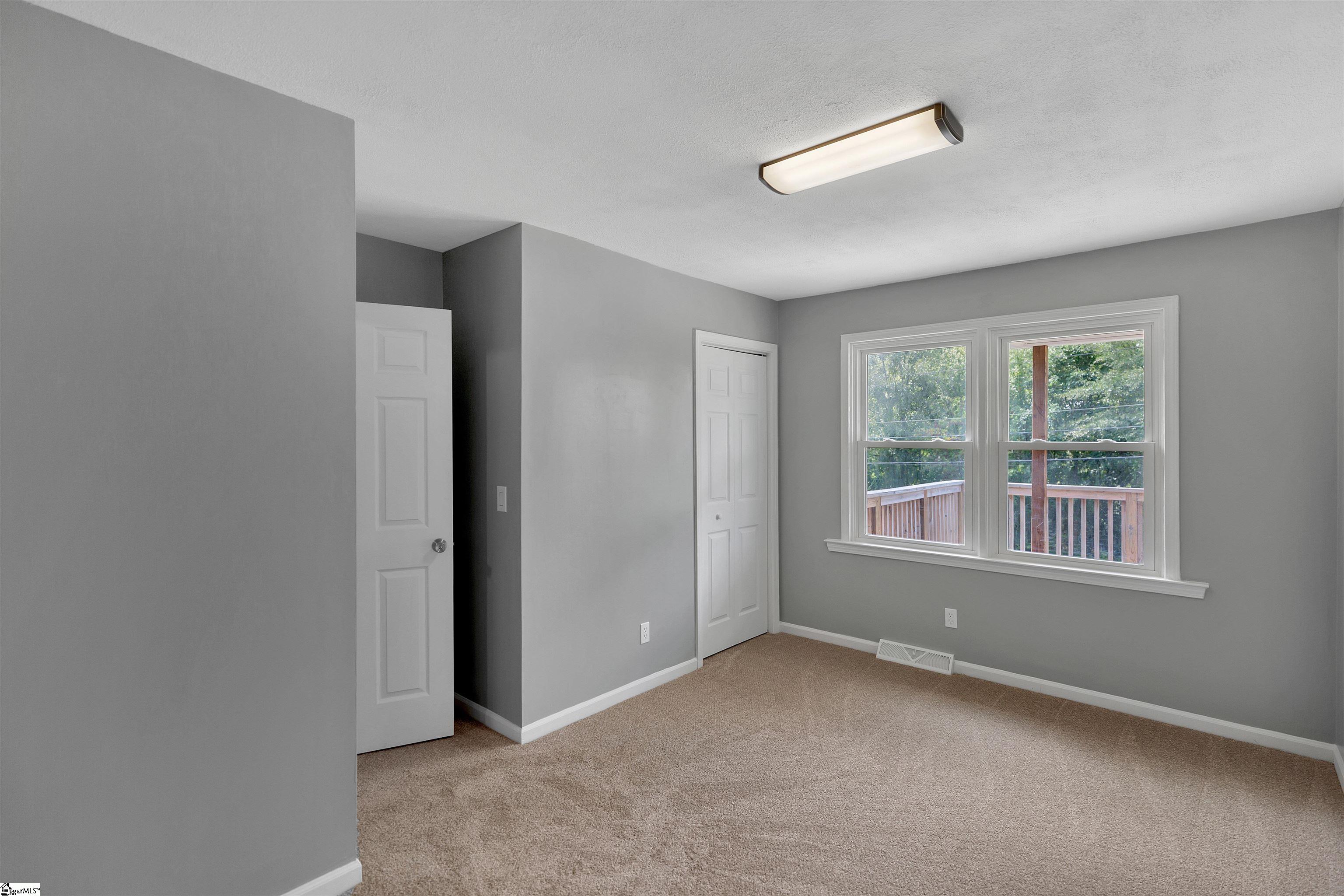 4 S Valley Lane Greenville, SC 29611