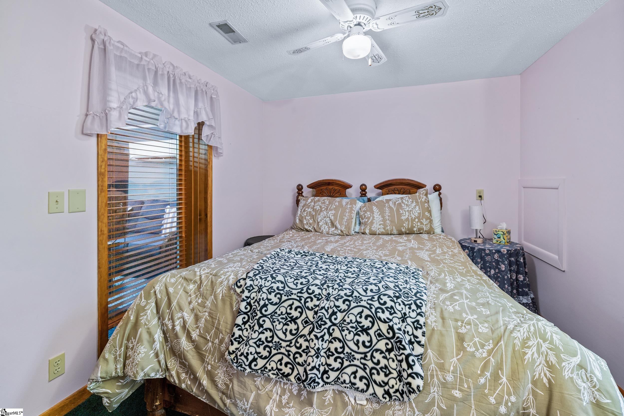 108 Tulip Lane Westminster, SC 29693-6446