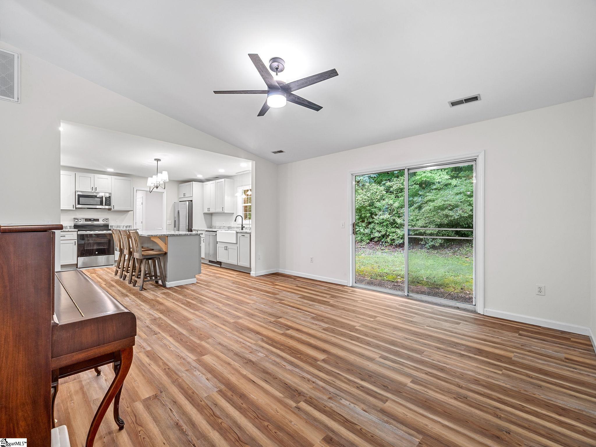 1349 E Lakeshore Drive Landrum, SC 29356