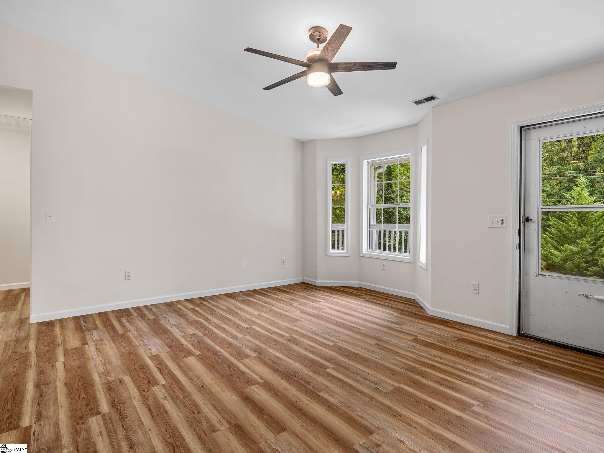 1349 E Lakeshore Drive Landrum, SC 29356
