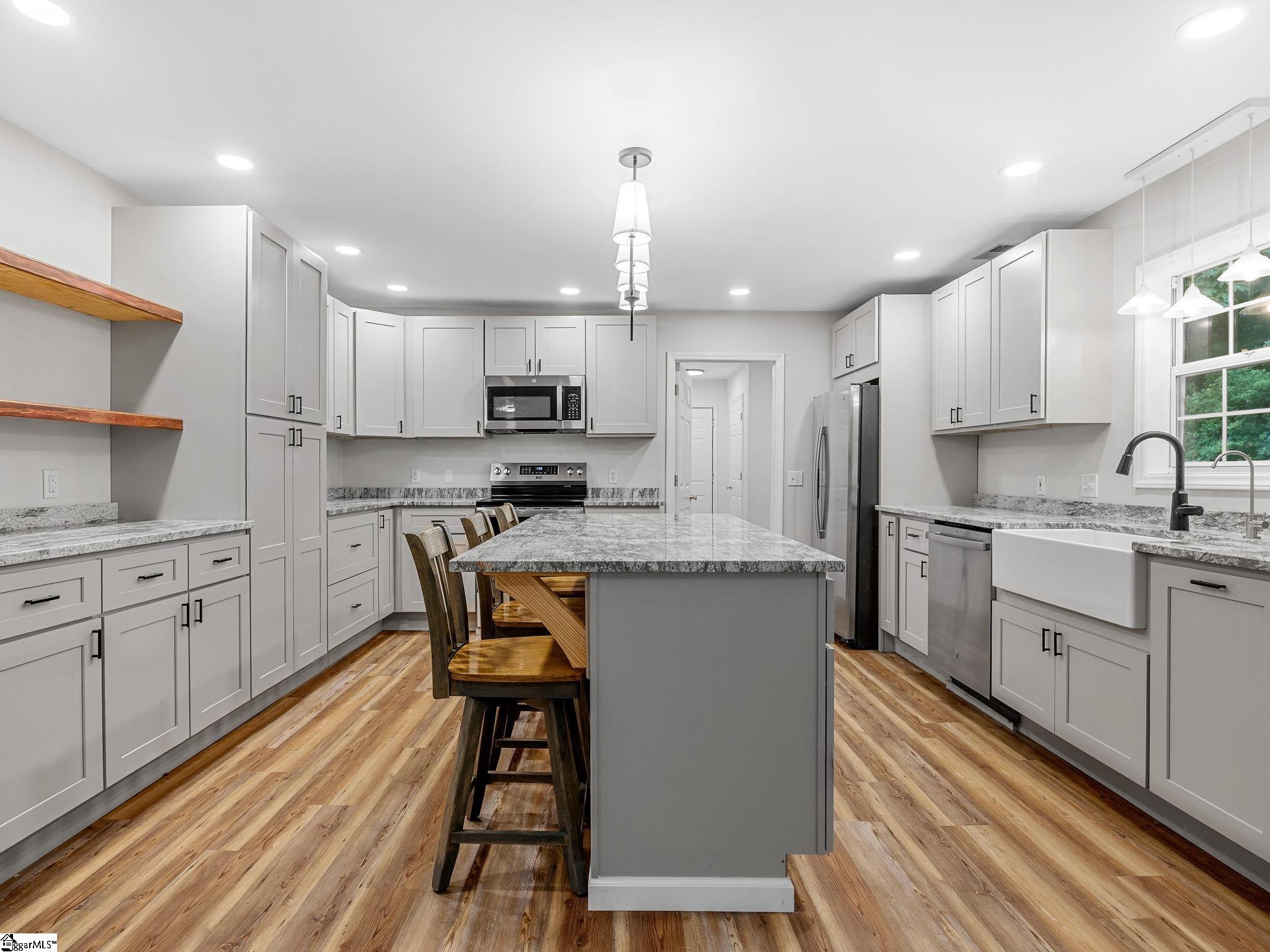 1349 E Lakeshore Drive Landrum, SC 29356