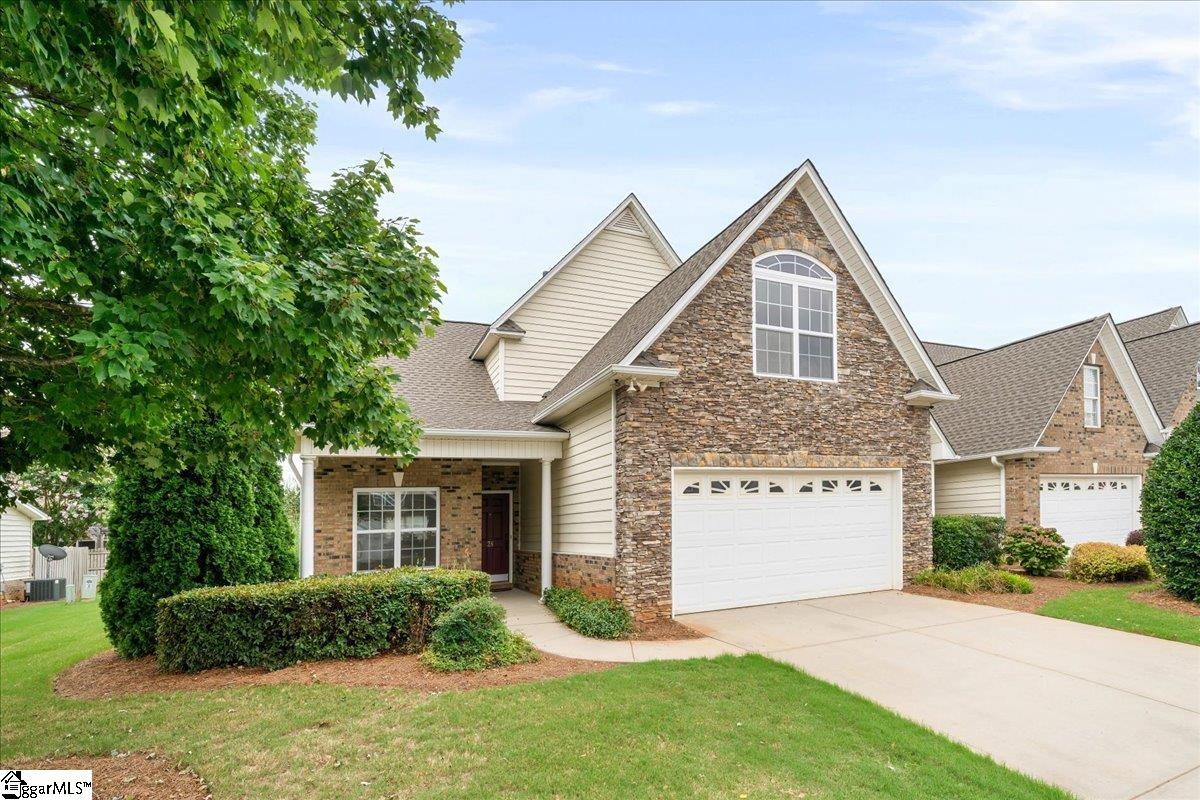 28 Barnwood Circle Greenville, SC 29607