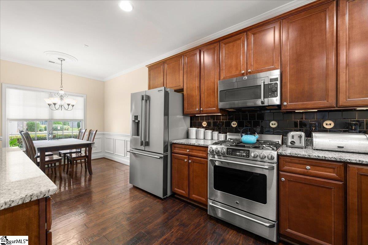28 Barnwood Circle Greenville, SC 29607
