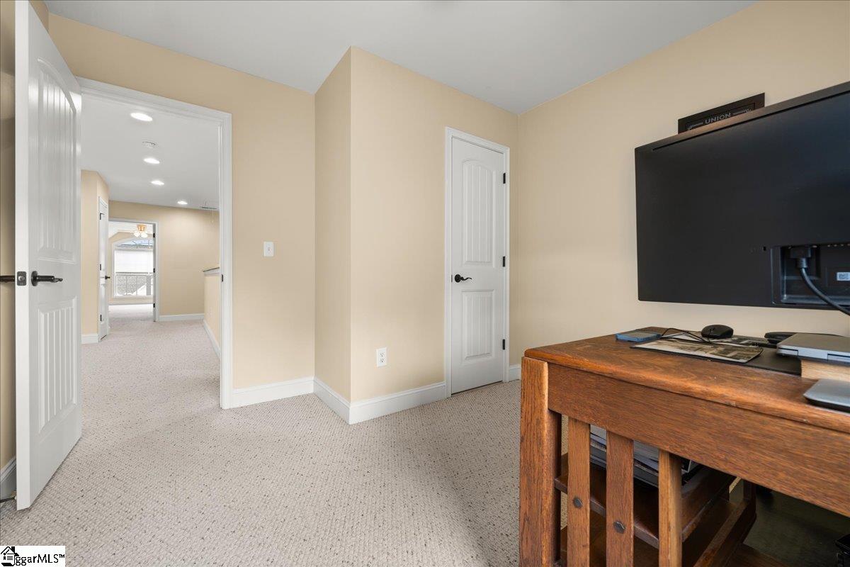 28 Barnwood Circle Greenville, SC 29607