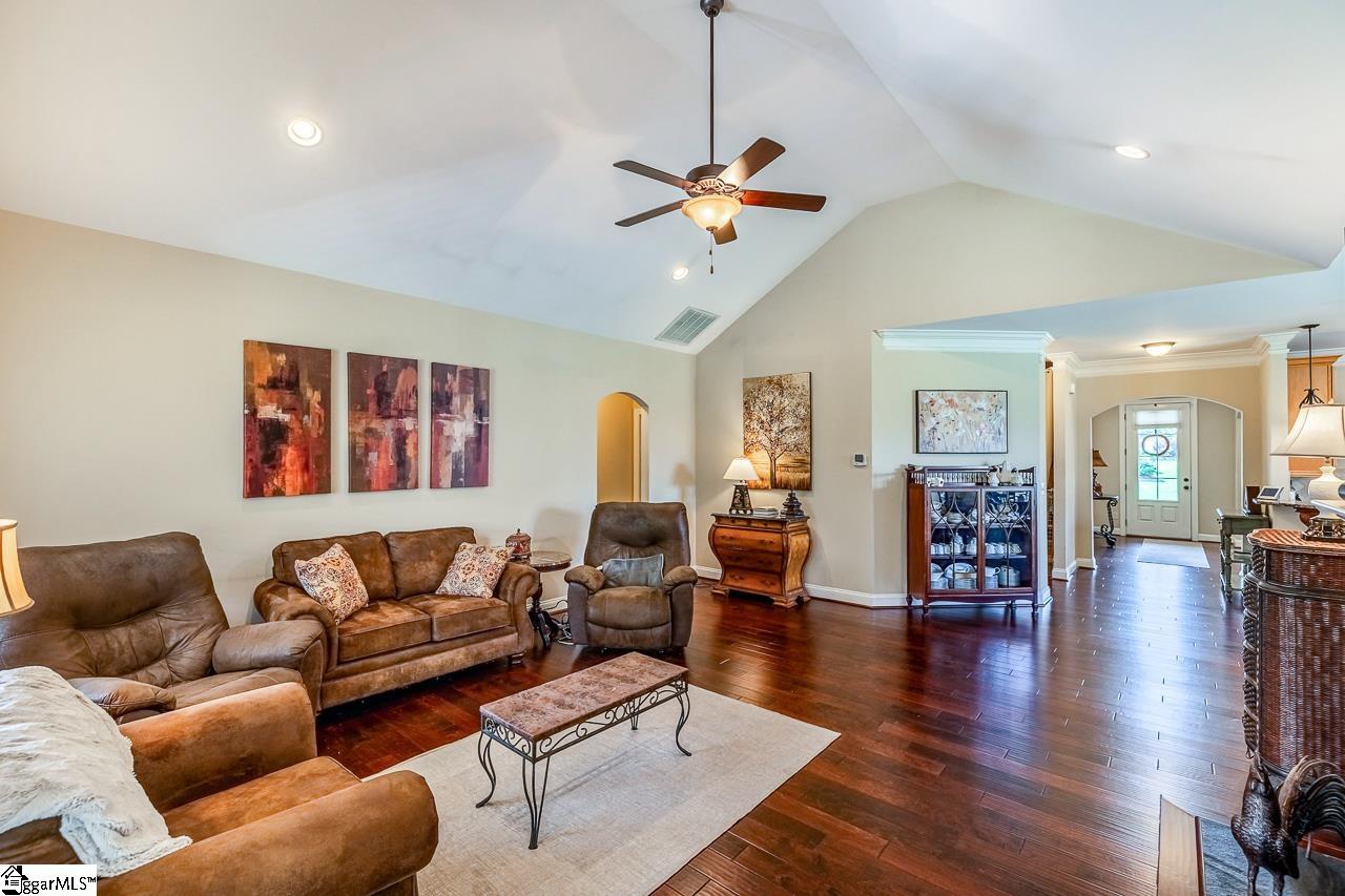 7 Briarhill Drive Simpsonville, SC 29680