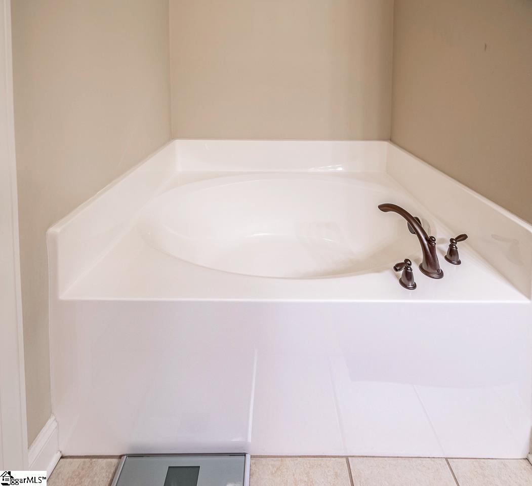 7 Briarhill Drive Simpsonville, SC 29680