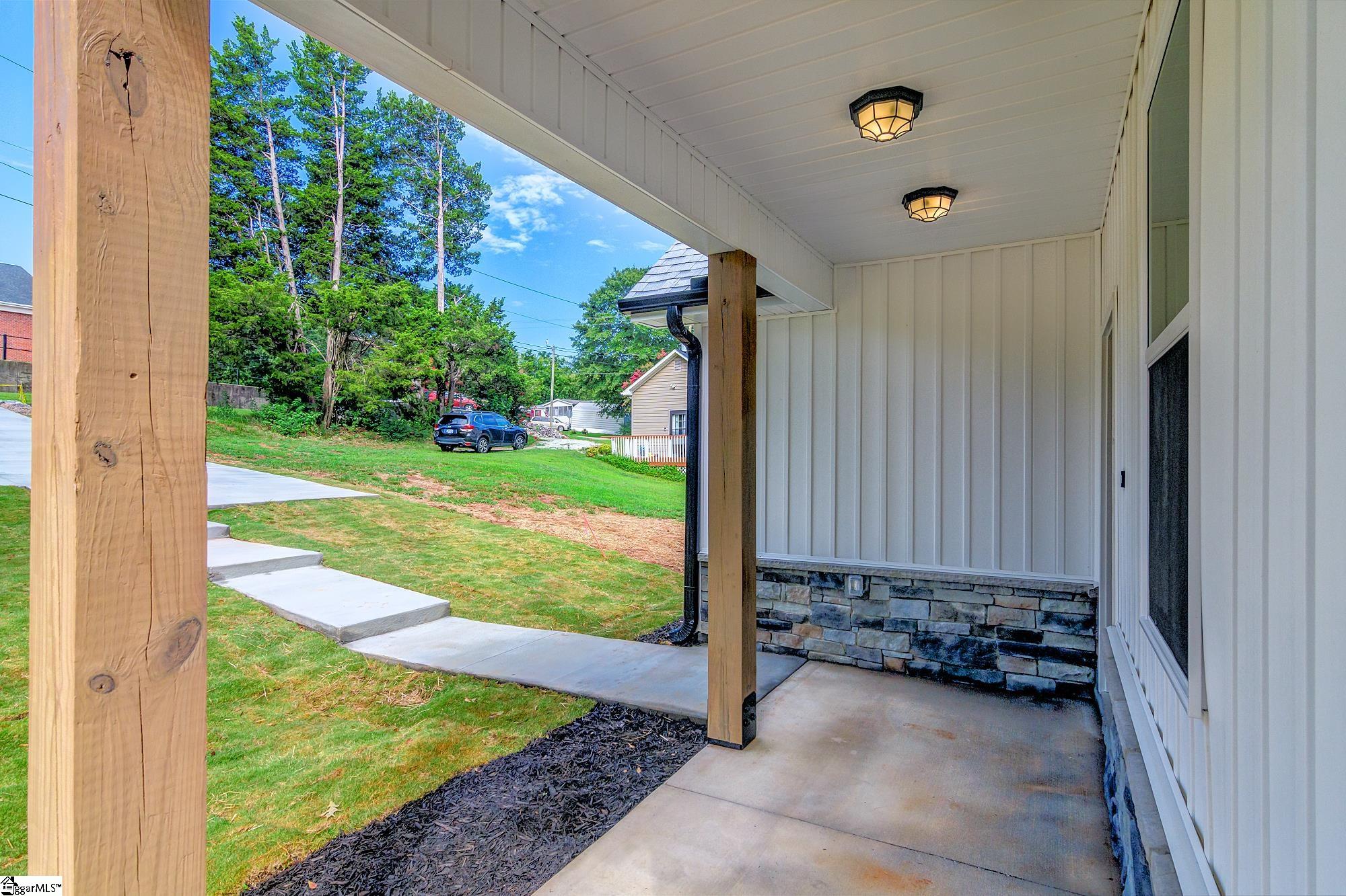 1316 5th Avenue Greenville, SC 29605