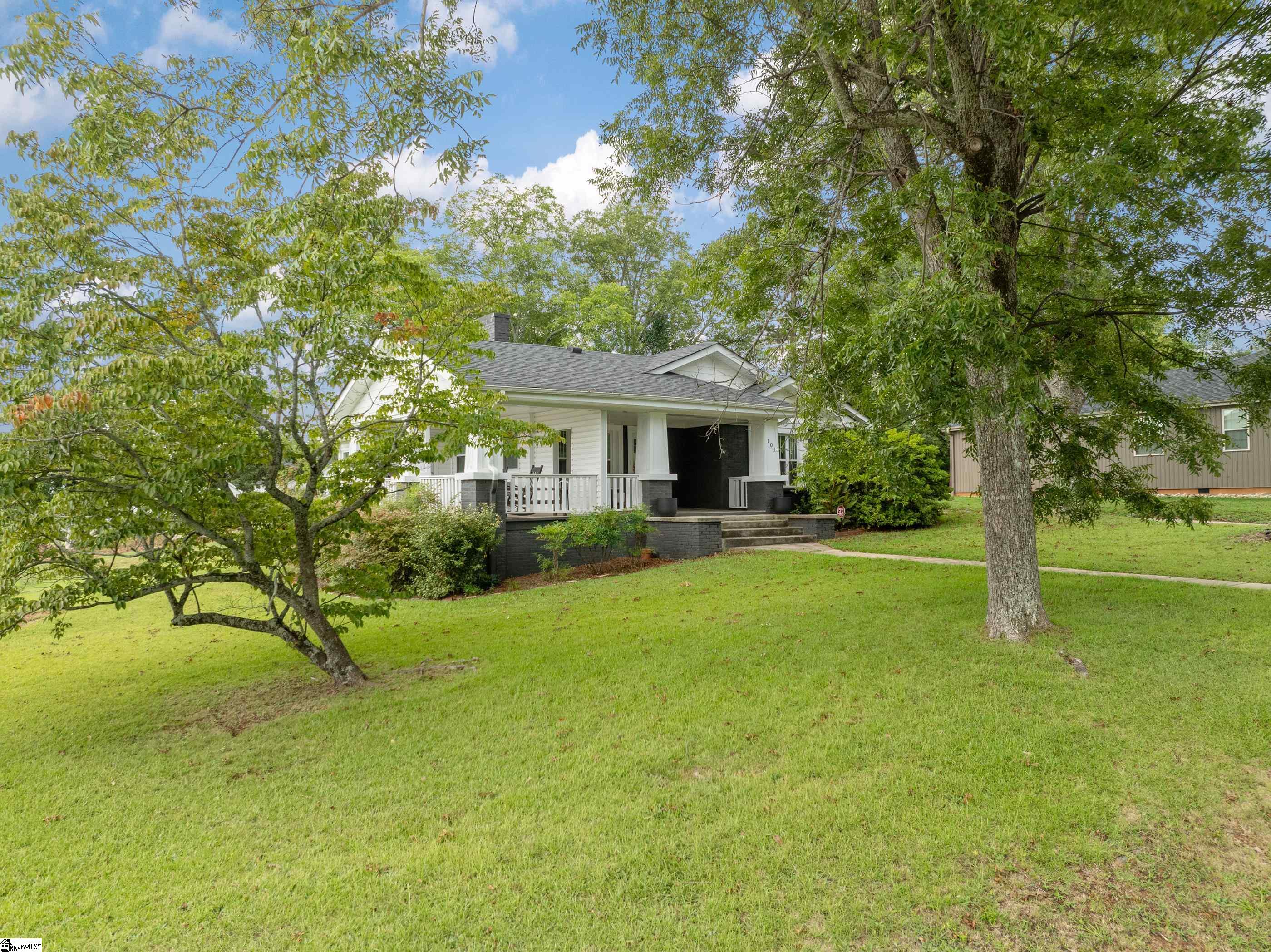 101 W 3rd Avenue Easley, SC 29640