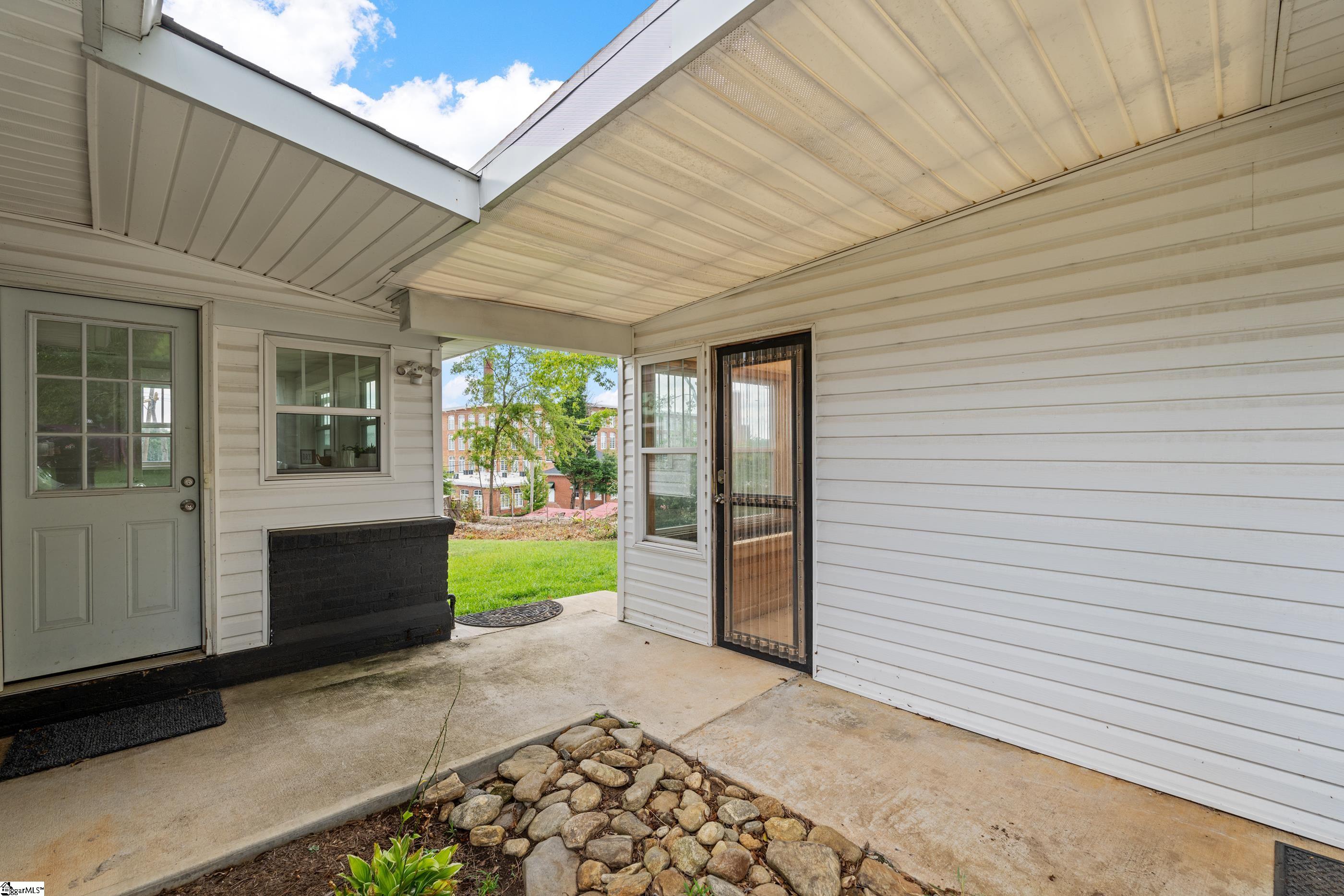 101 W 3rd Avenue Easley, SC 29640