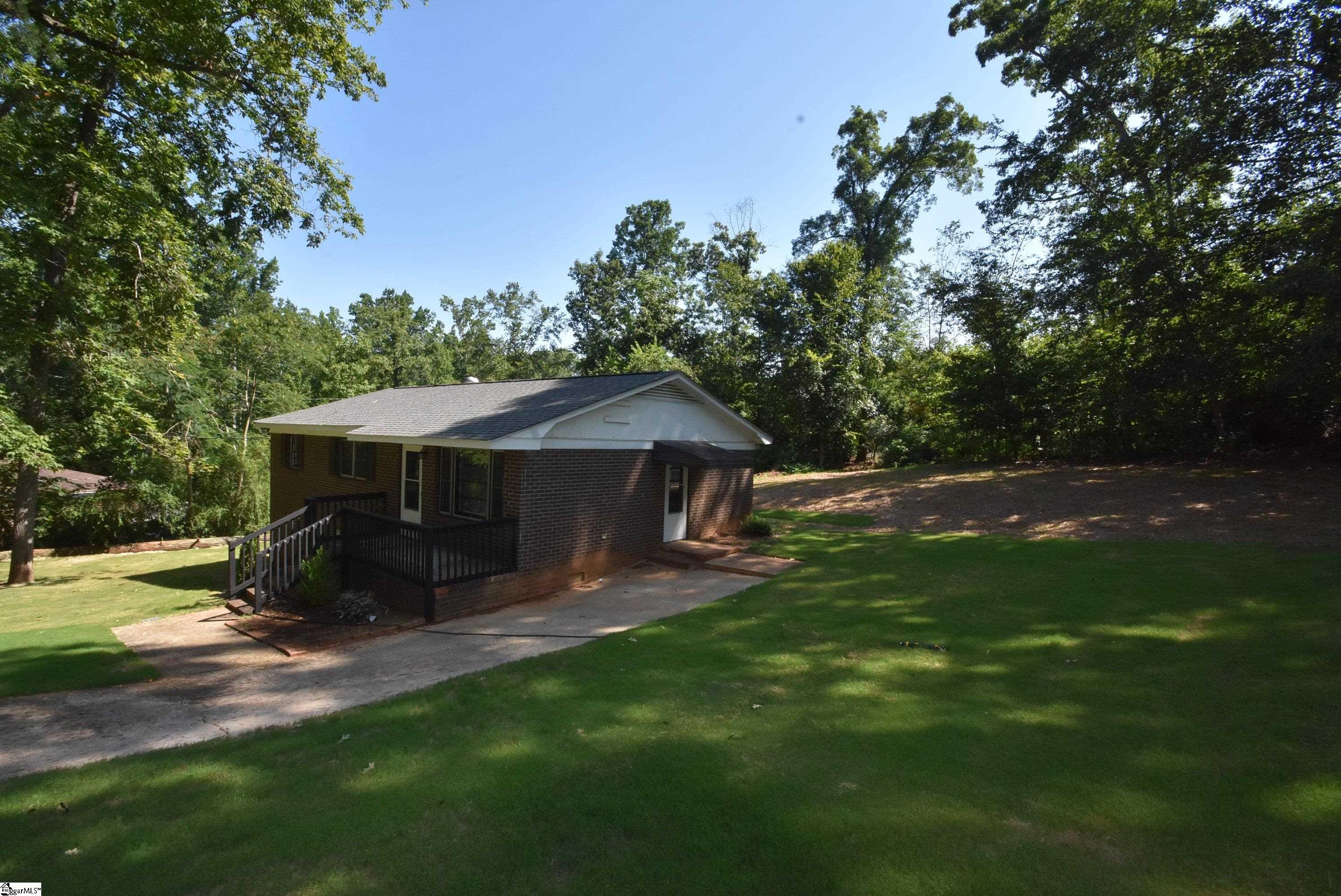 14 Theodore Circle Greenville, SC 29611