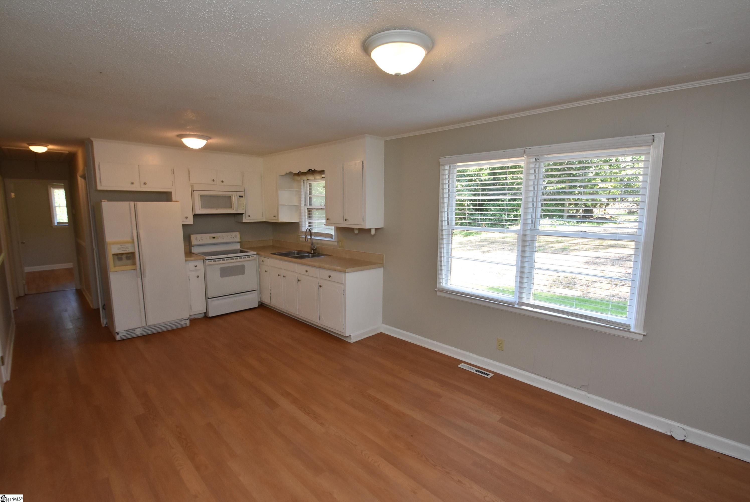 14 Theodore Circle Greenville, SC 29611