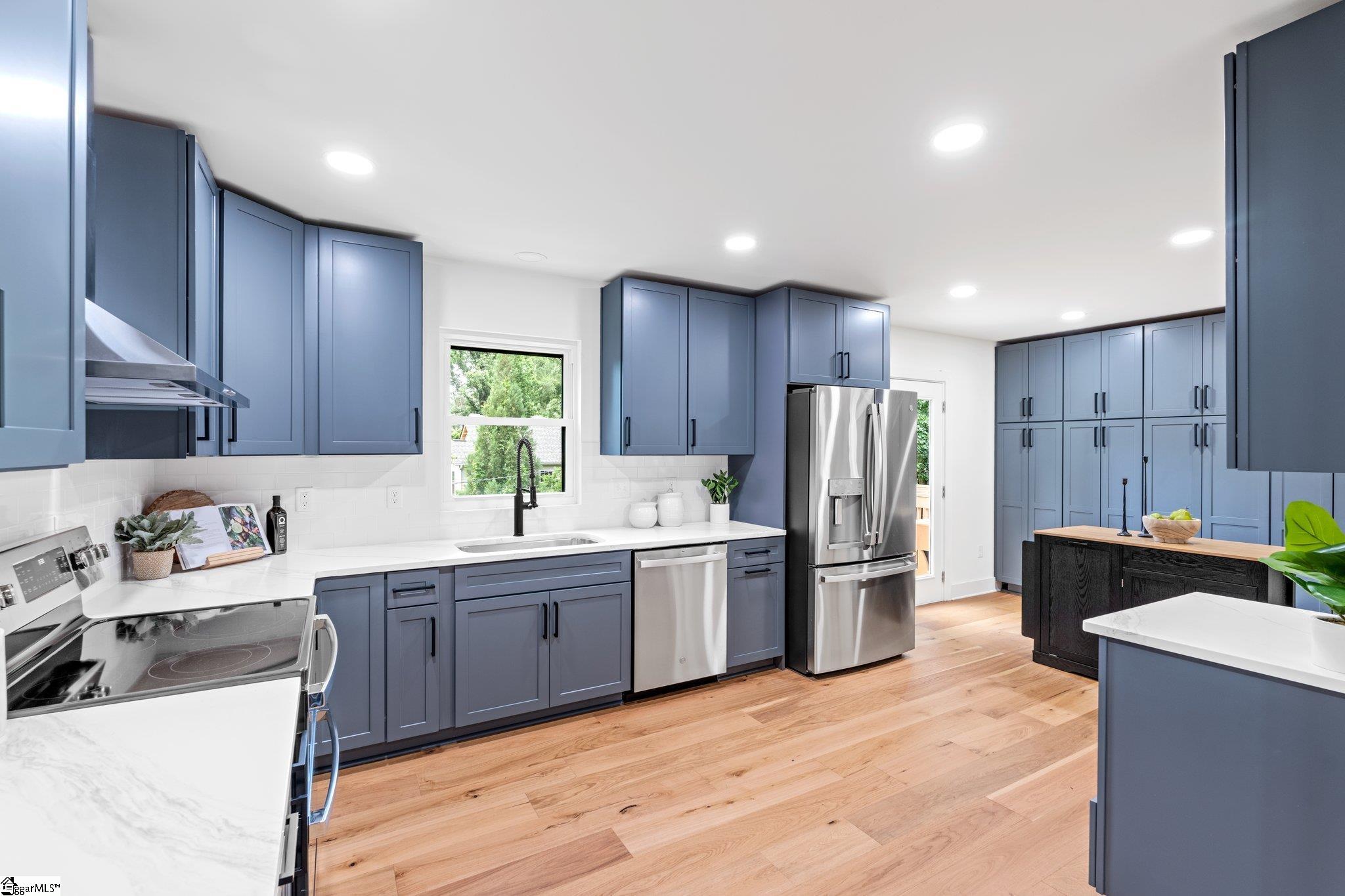 28 Douglas Drive Greenville, SC 29605
