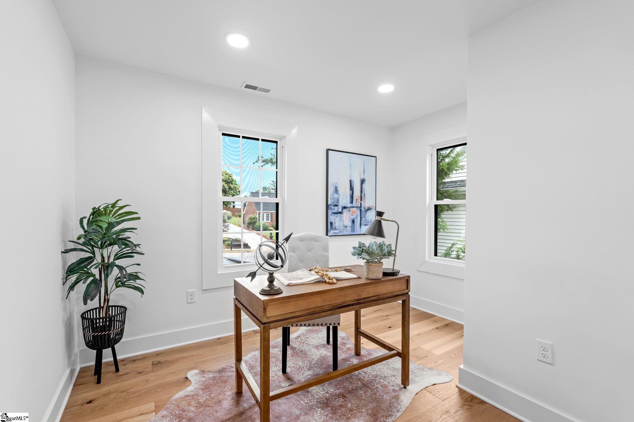 28 Douglas Drive Greenville, SC 29605