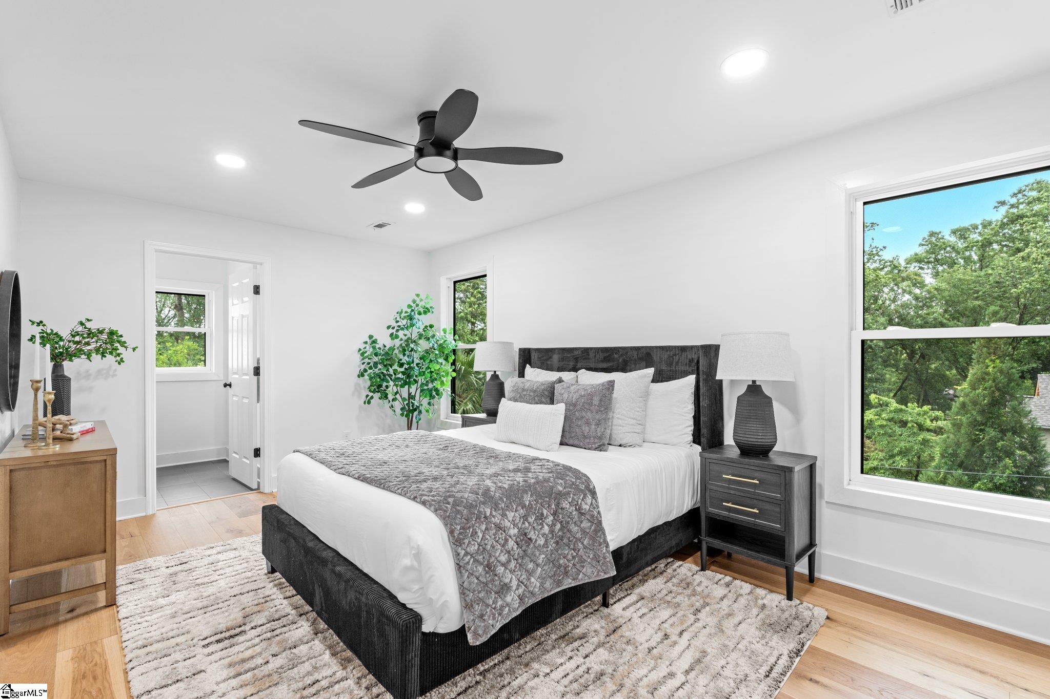 28 Douglas Drive Greenville, SC 29605