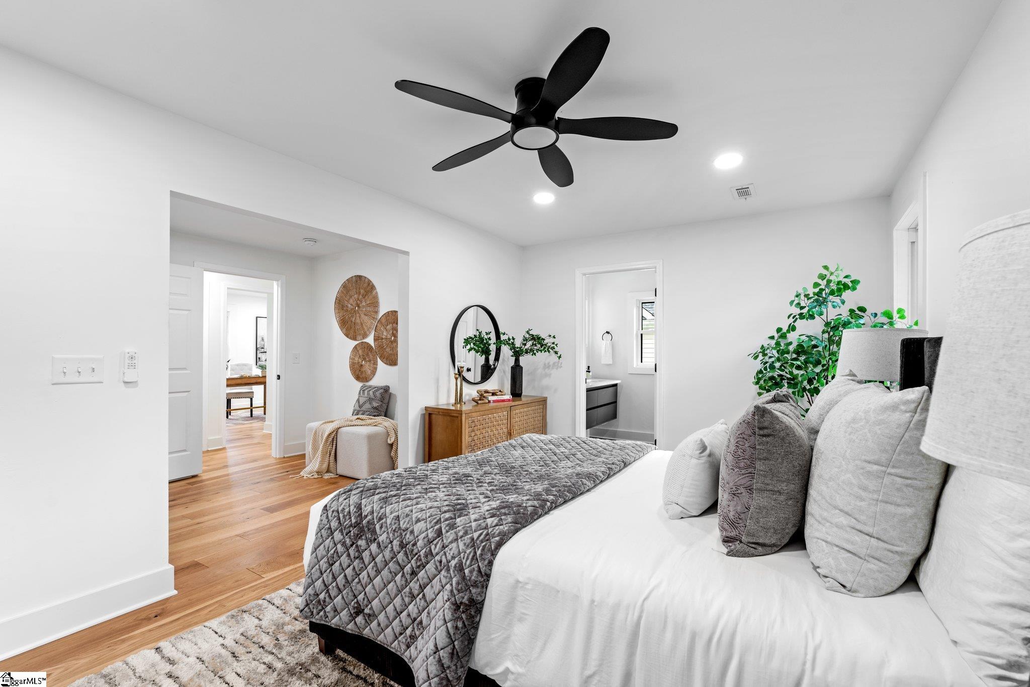 28 Douglas Drive Greenville, SC 29605