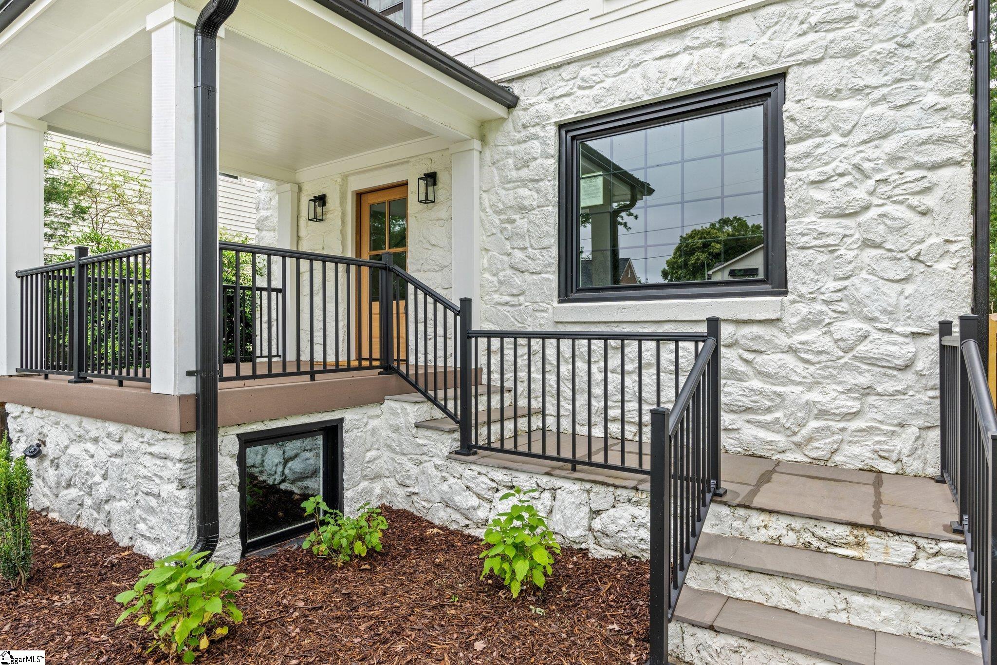 28 Douglas Drive Greenville, SC 29605