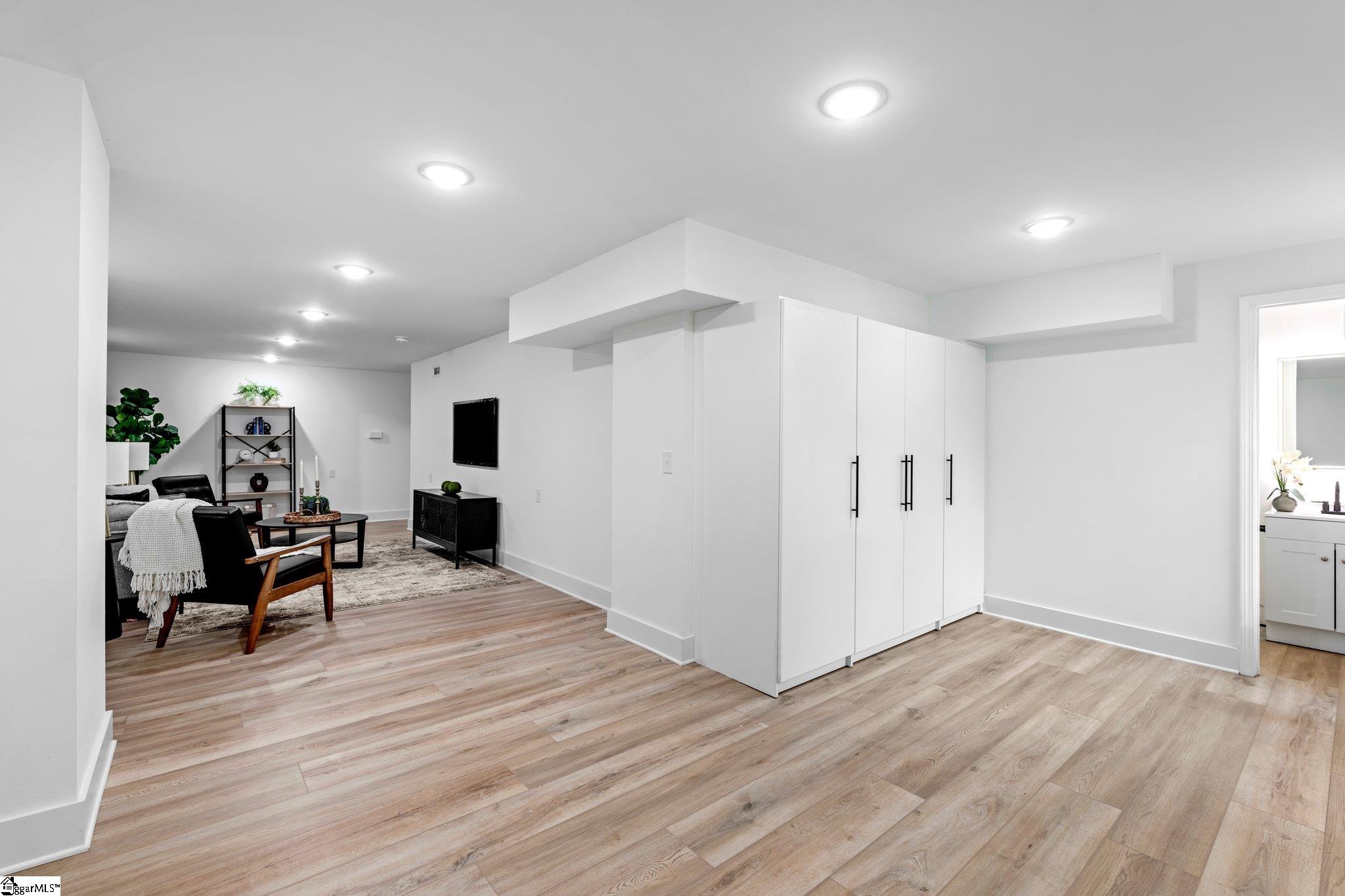 28 Douglas Drive Greenville, SC 29605
