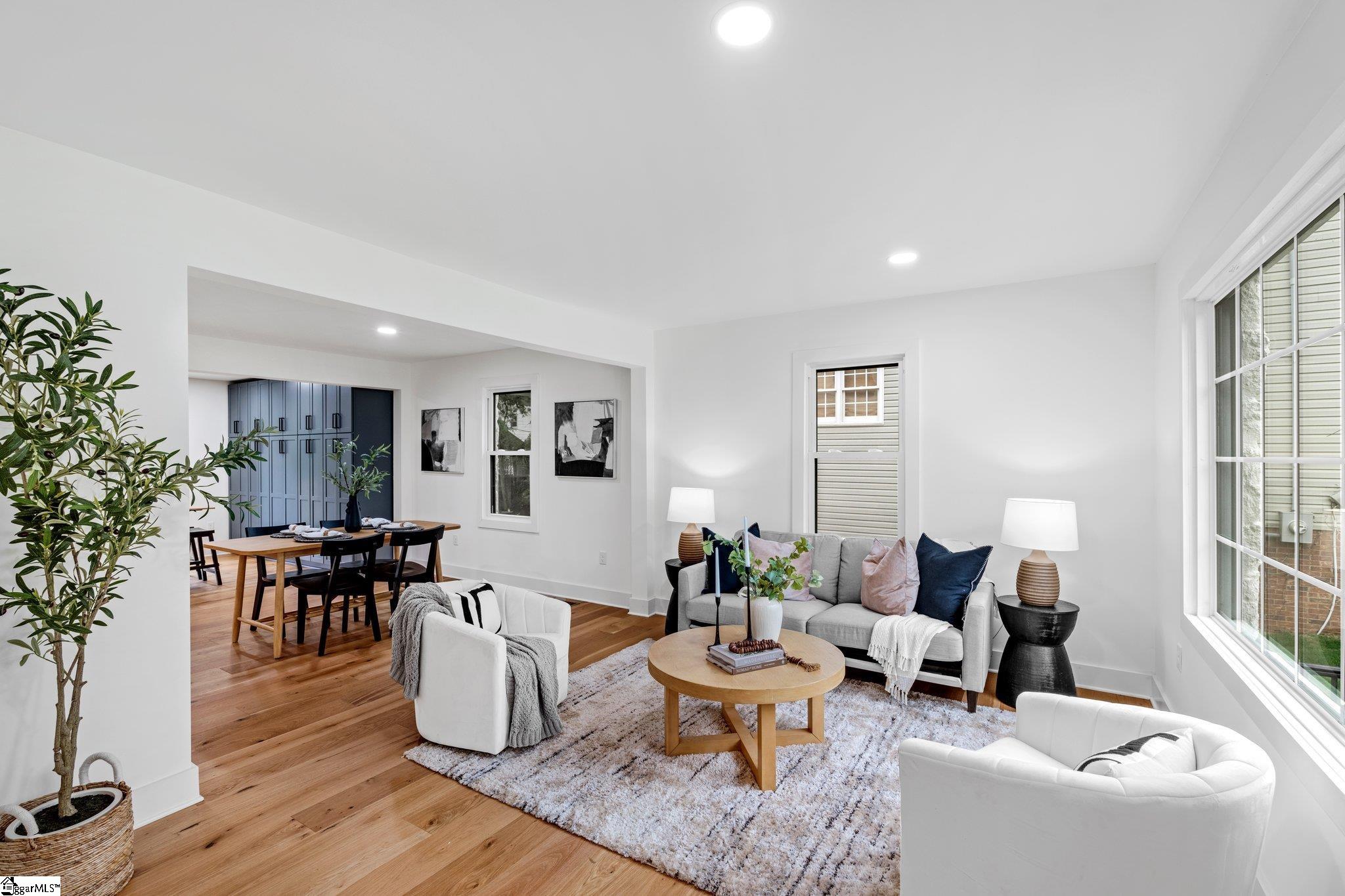 28 Douglas Drive Greenville, SC 29605