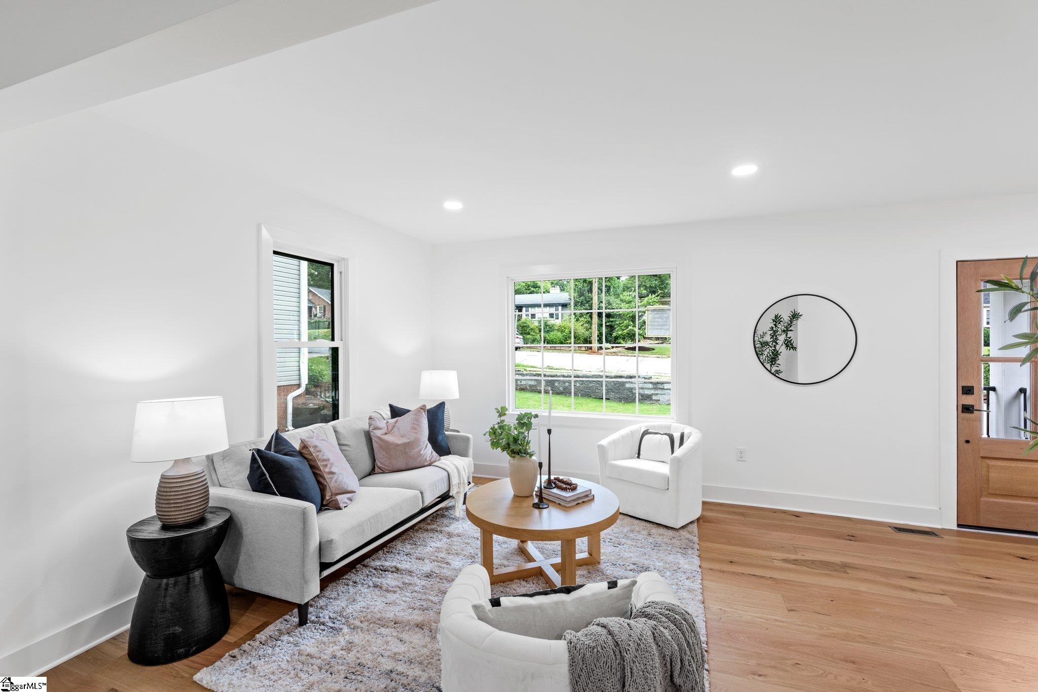 28 Douglas Drive Greenville, SC 29605