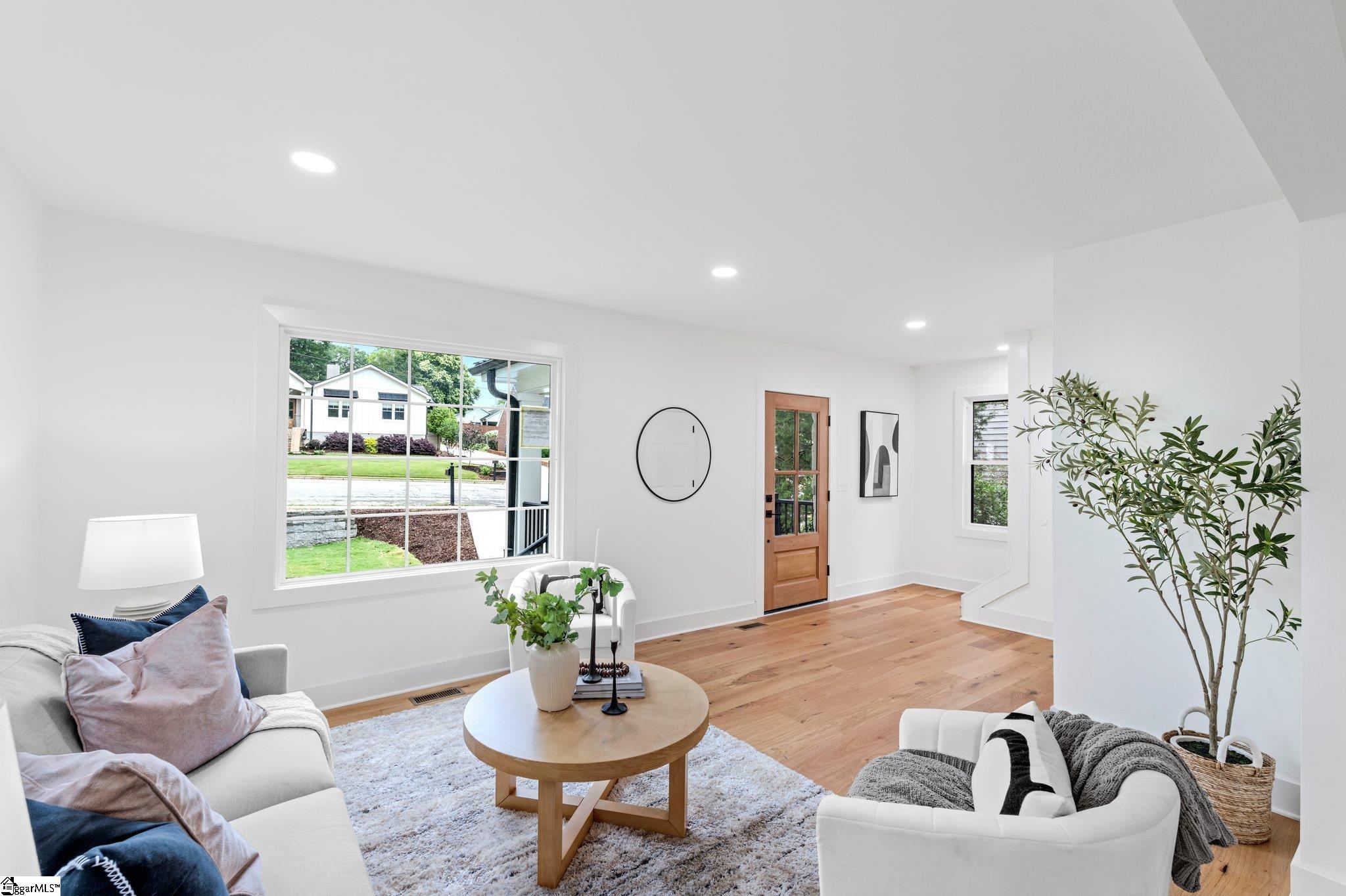 28 Douglas Drive Greenville, SC 29605