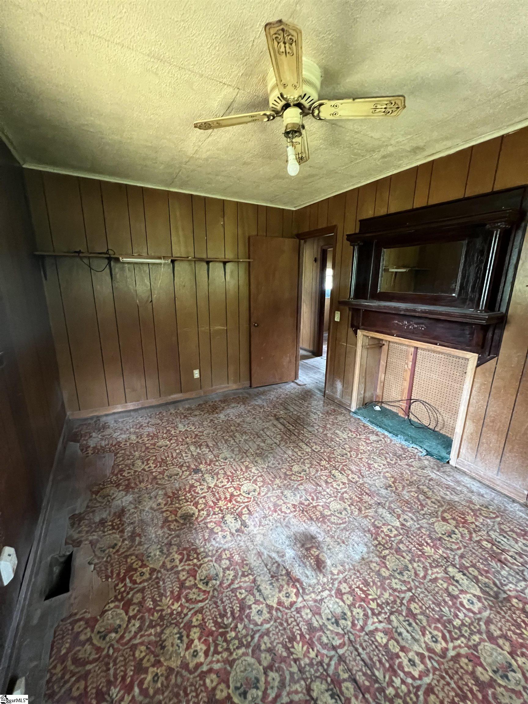 656 S Center Street Spartanburg, SC 29301