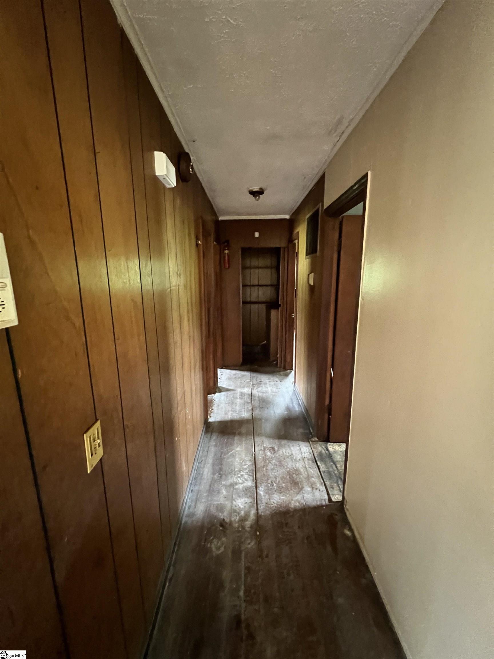 656 S Center Street Spartanburg, SC 29301