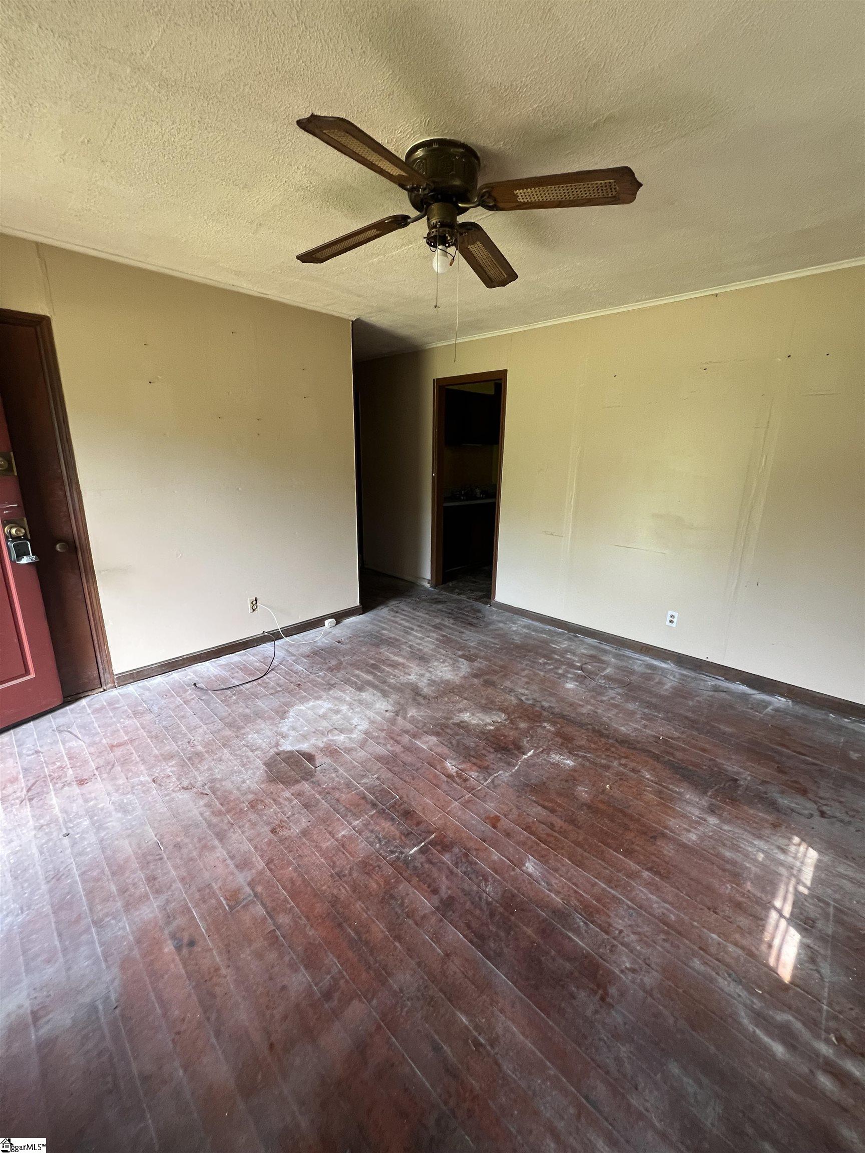 656 S Center Street Spartanburg, SC 29301