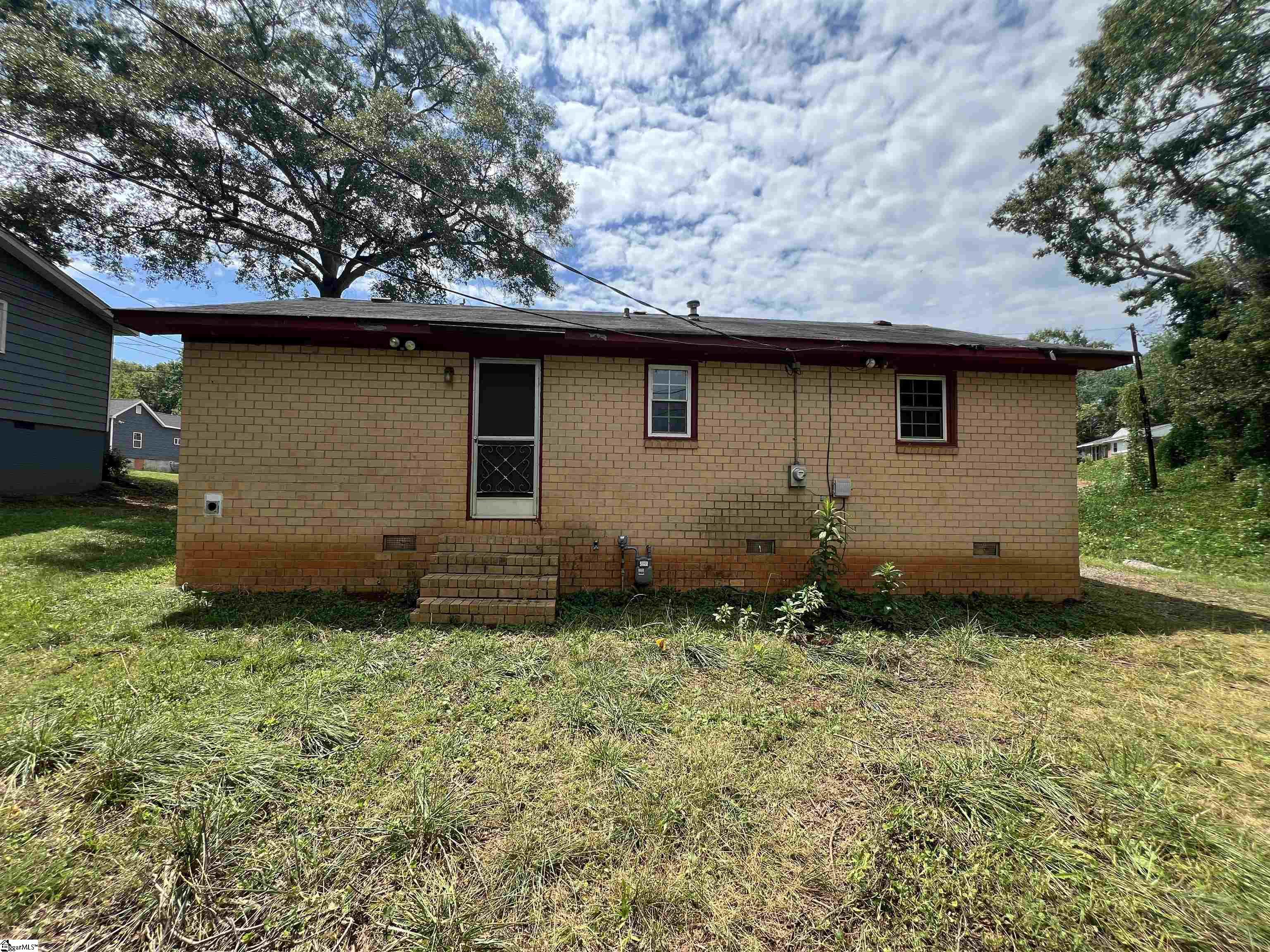 656 S Center Street Spartanburg, SC 29301