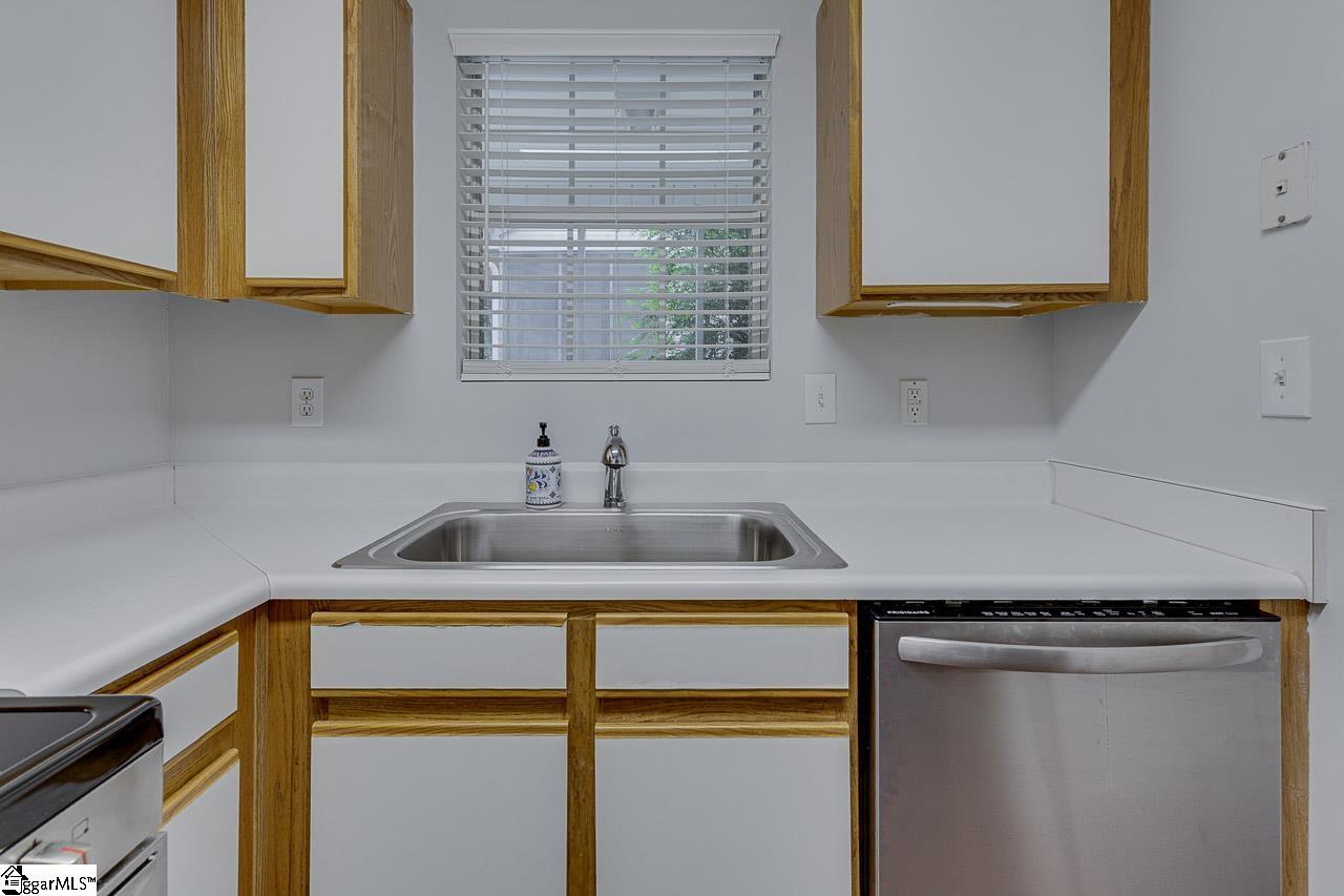 64 Hayfield Lane Greer, SC 29650
