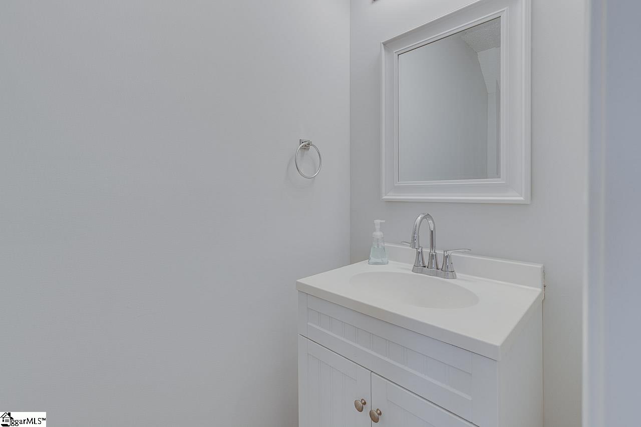64 Hayfield Lane Greer, SC 29650